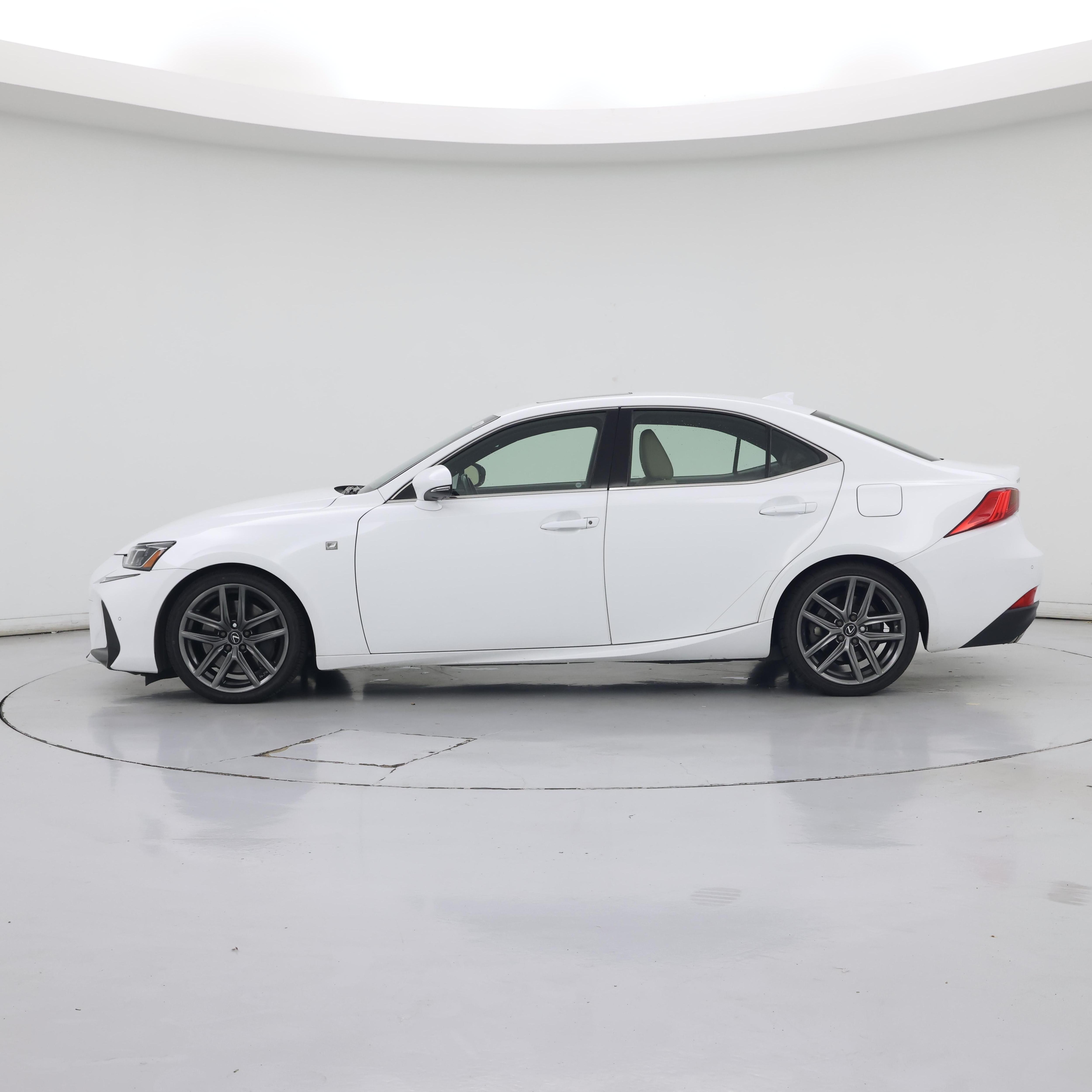 Thumbnail: 2019 Lexus IS - 3