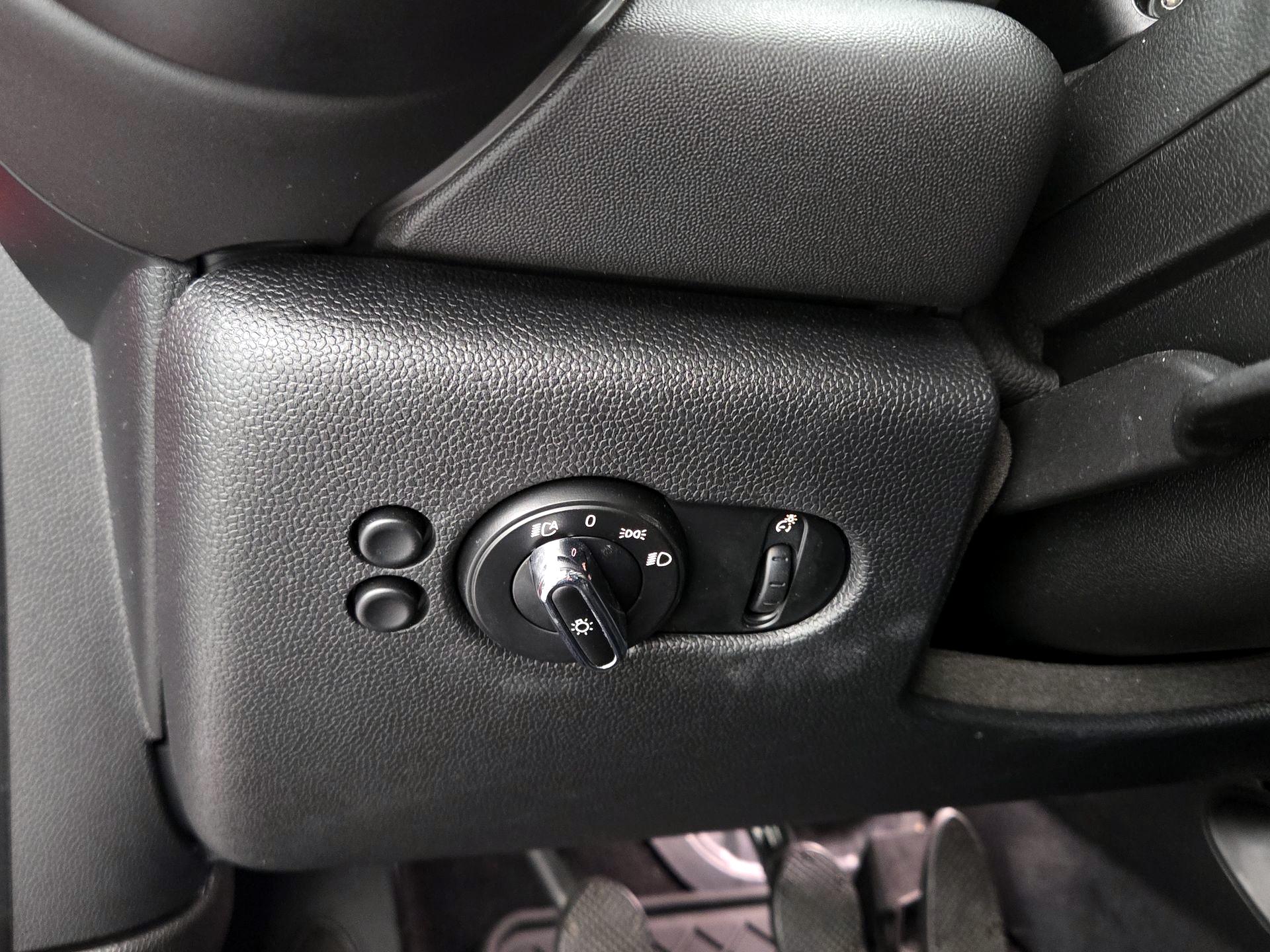 Thumbnail: 2021 MINI Cooper Hardtop - 13