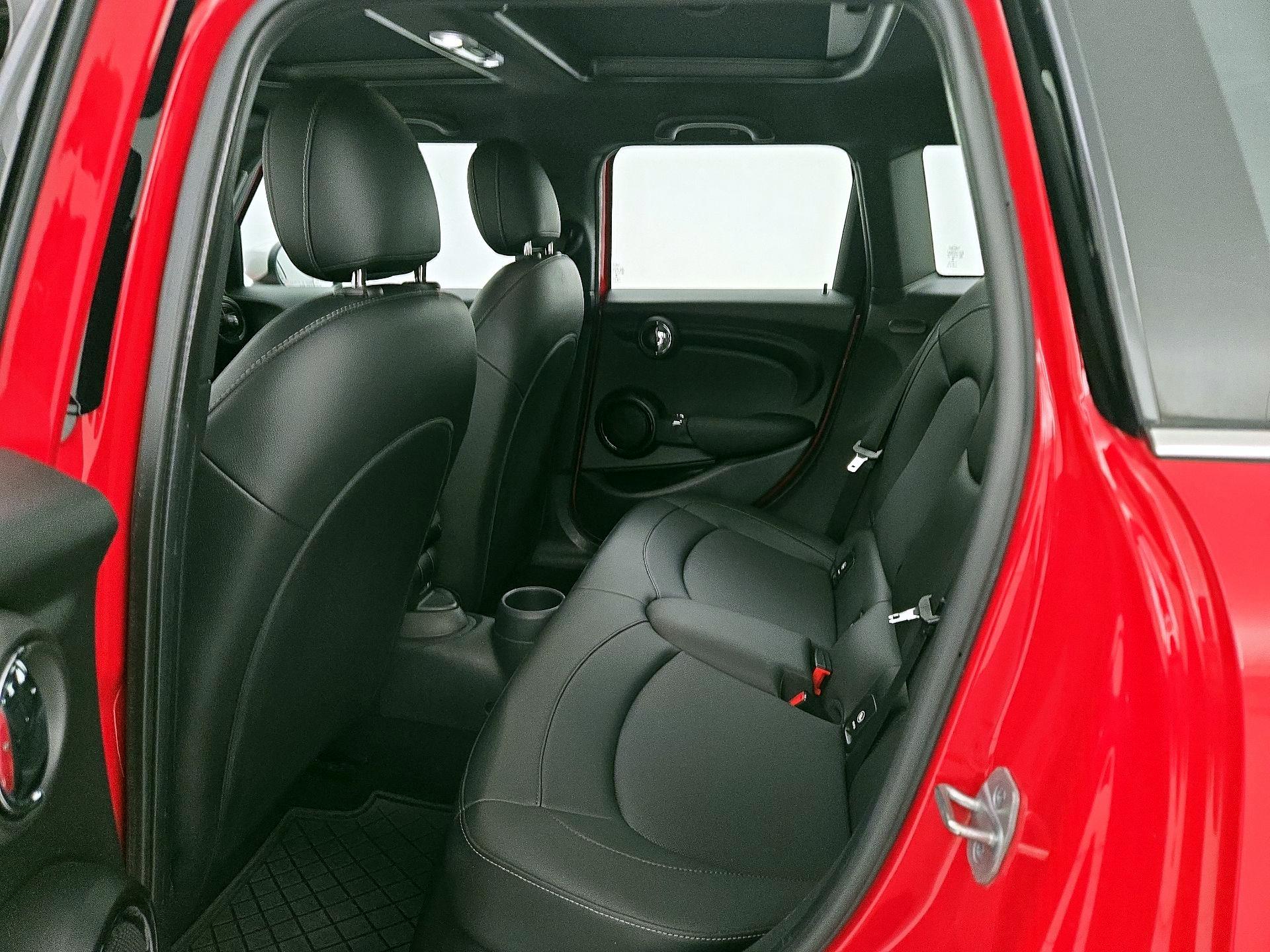 Thumbnail: 2021 MINI Cooper Hardtop - 20