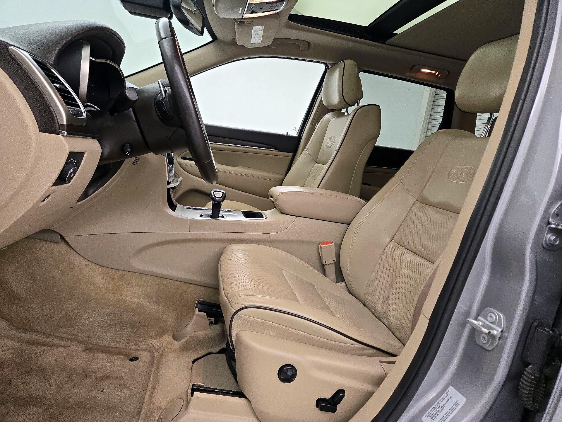 Thumbnail: 2015 Jeep Grand Cherokee - 11
