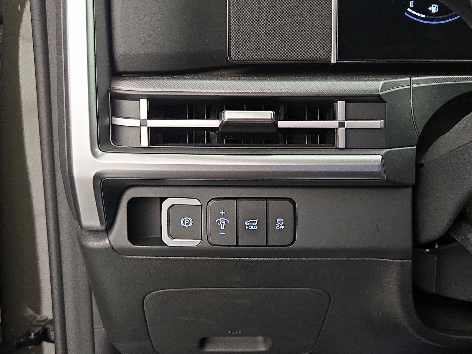 2025 Hyundai Santa Fe SEL - Photo 14