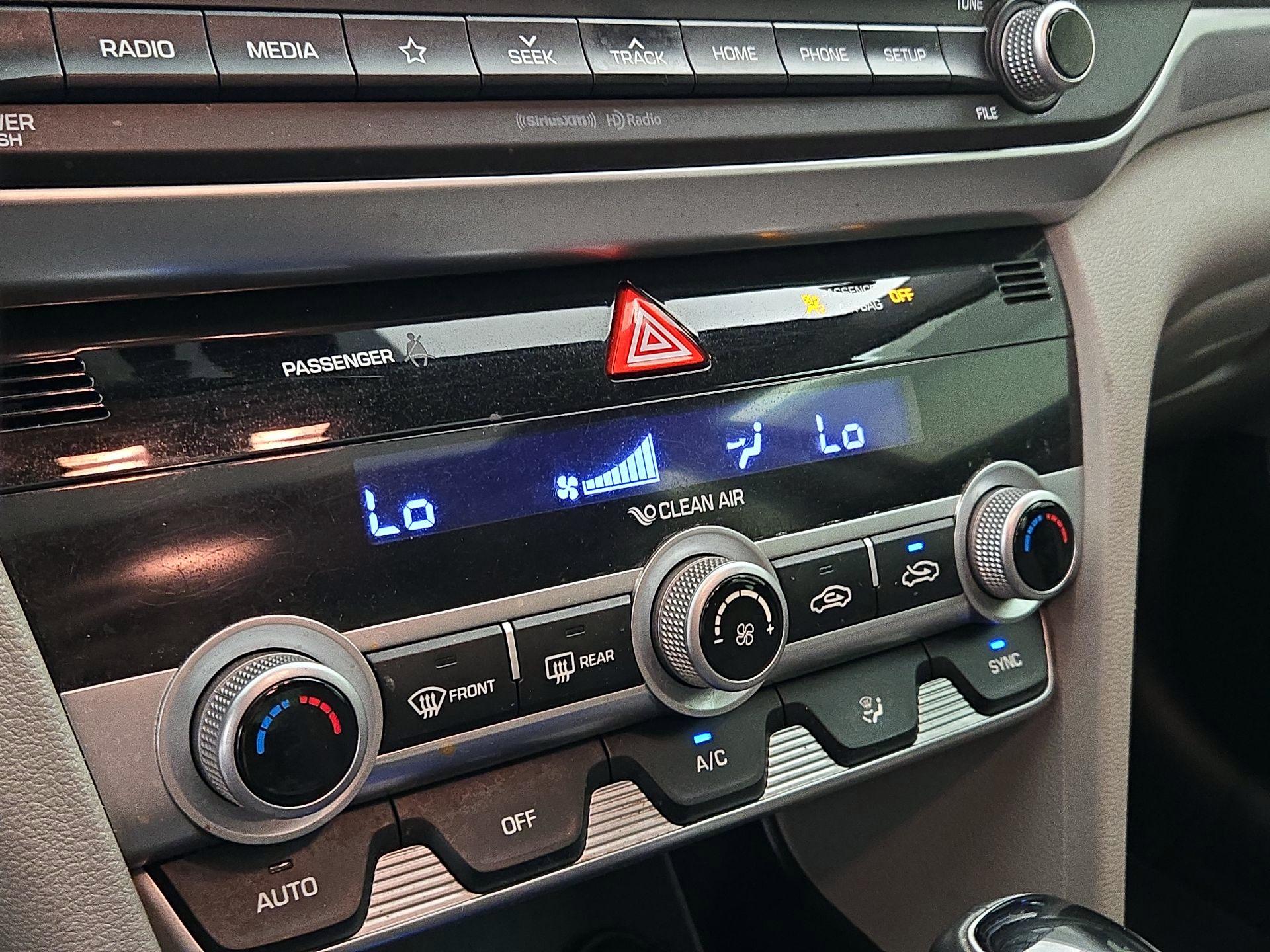 Thumbnail: 2020 Hyundai Elantra - 16