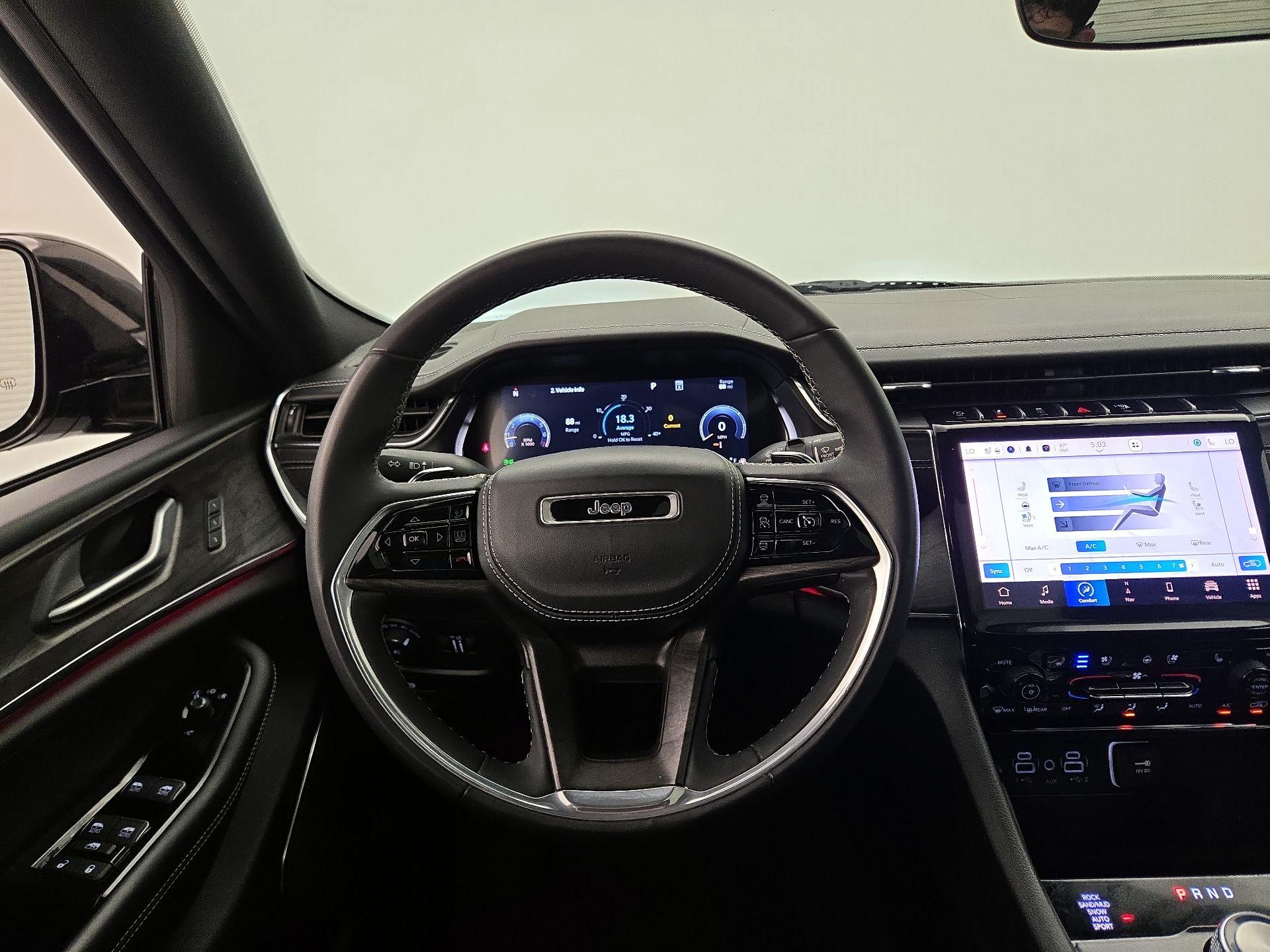 Thumbnail: 2023 Jeep Grand Cherokee - 10