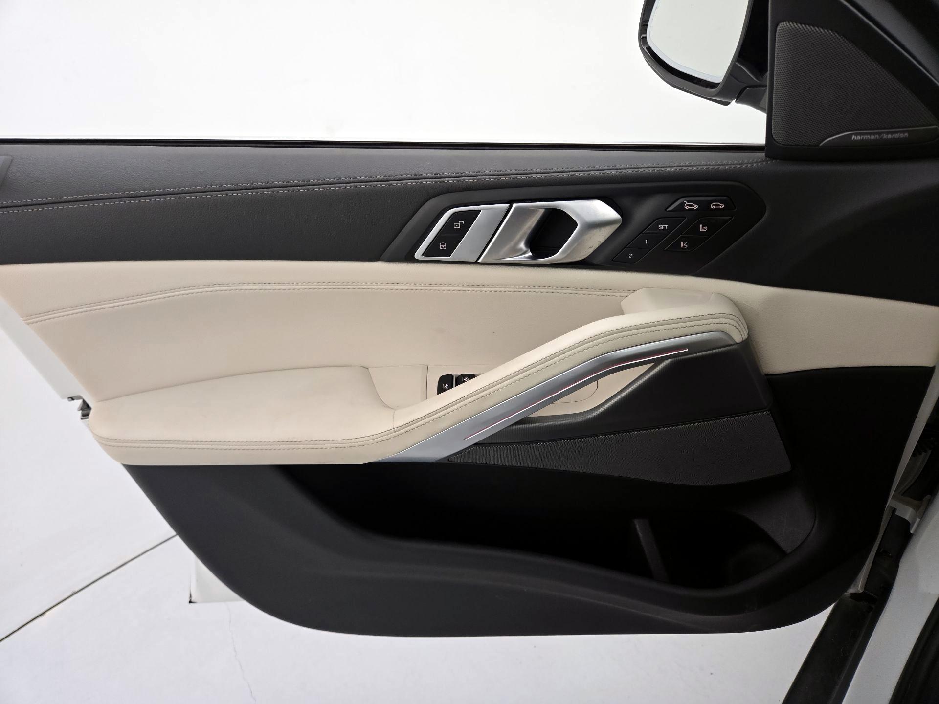 Thumbnail: 2021 BMW X6 - 12