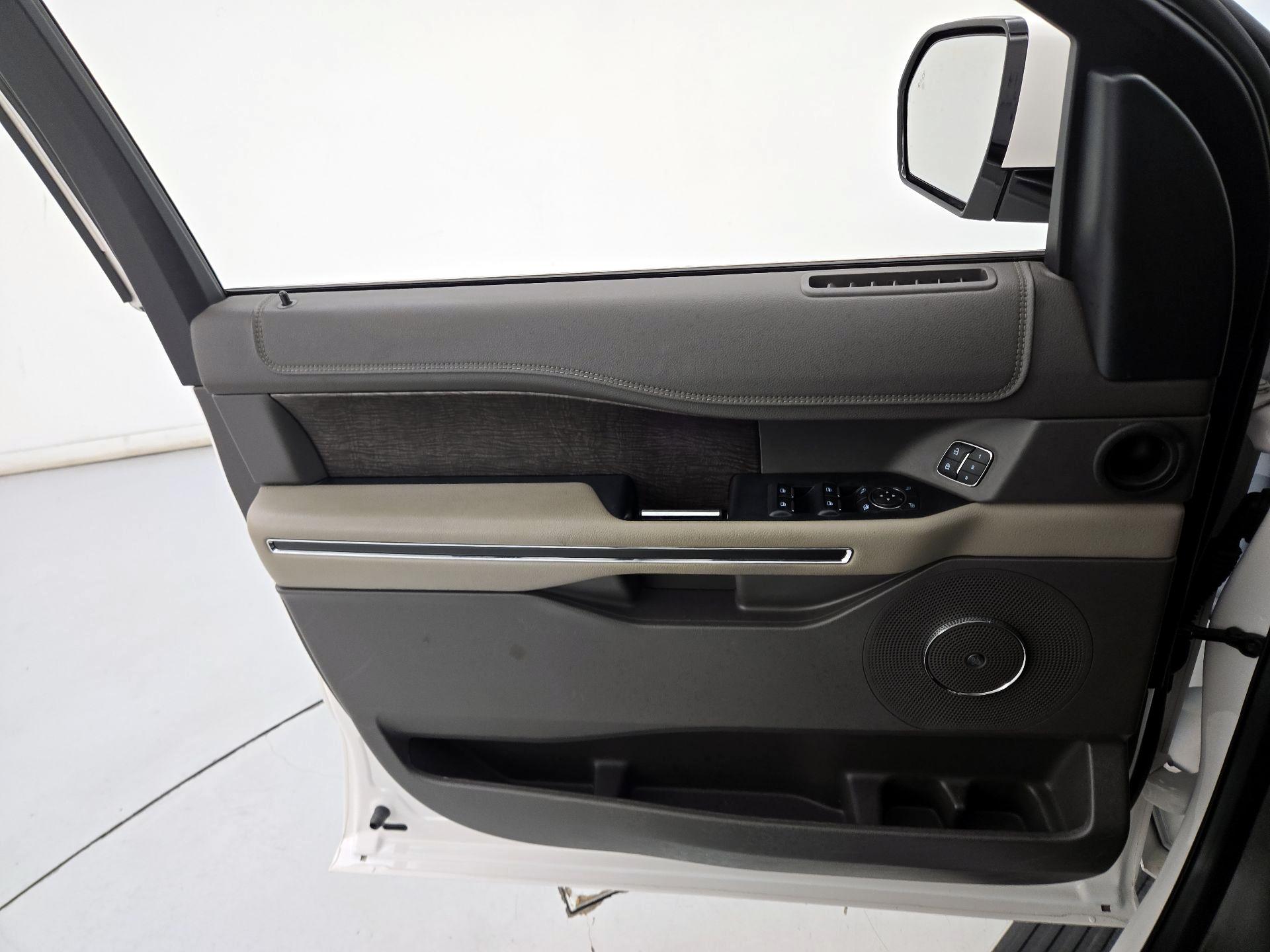 Thumbnail: 2018 Ford Expedition - 12