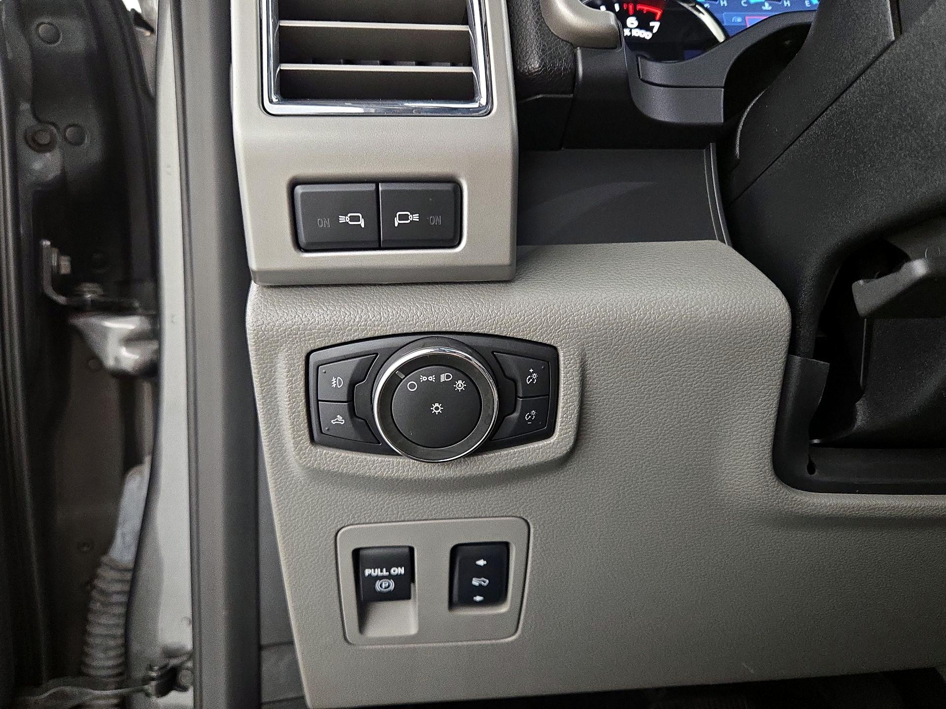 Thumbnail: 2016 Ford F-150 - 13