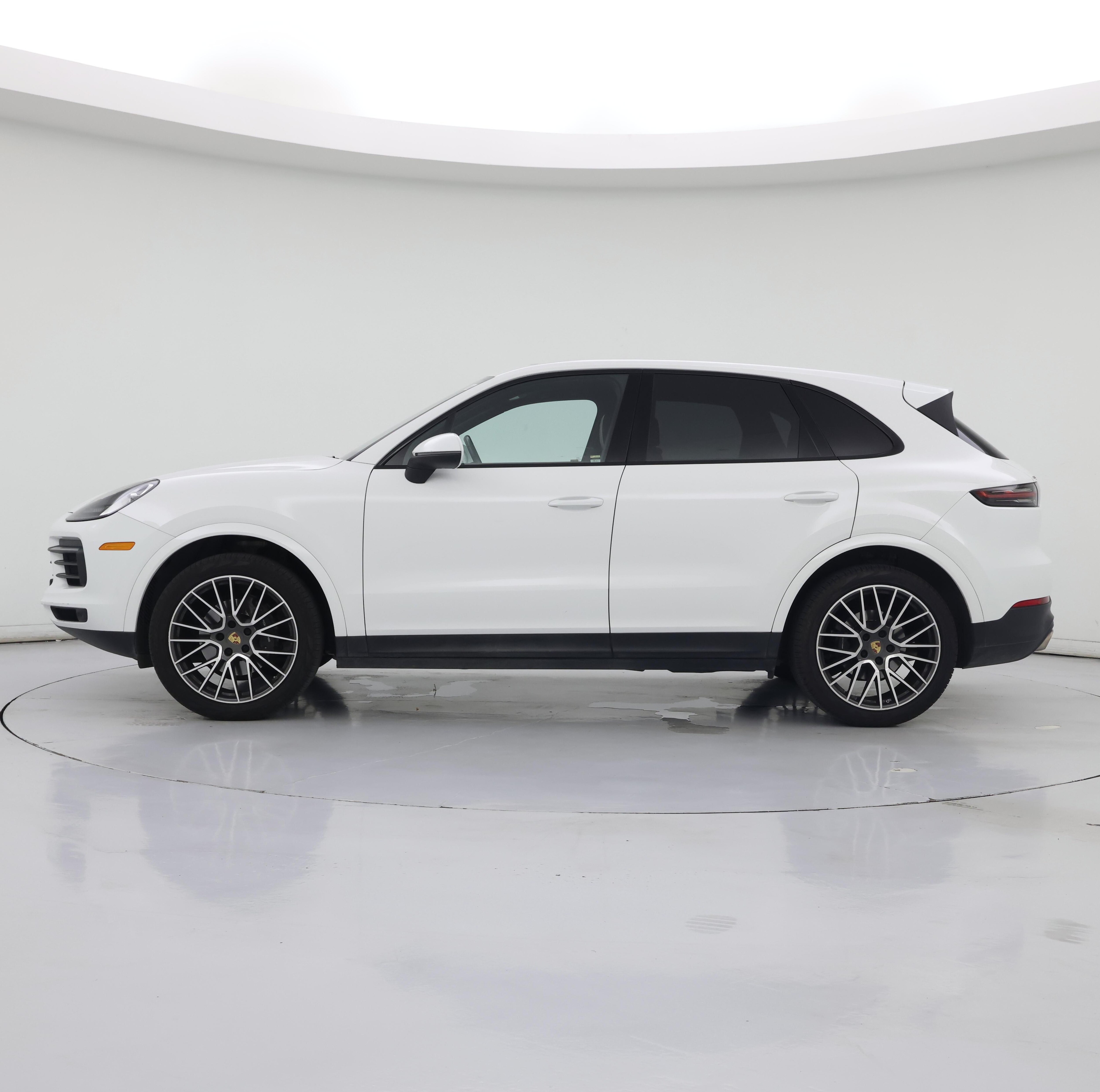 Thumbnail: 2019 Porsche Cayenne - 3