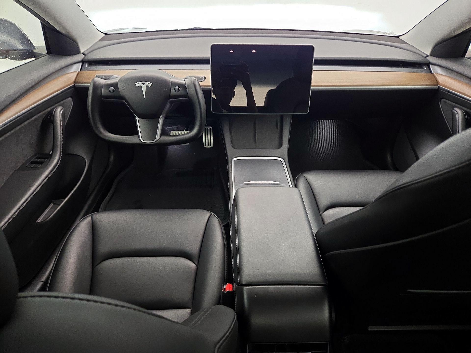 Thumbnail: 2023 Tesla Model 3 - 9