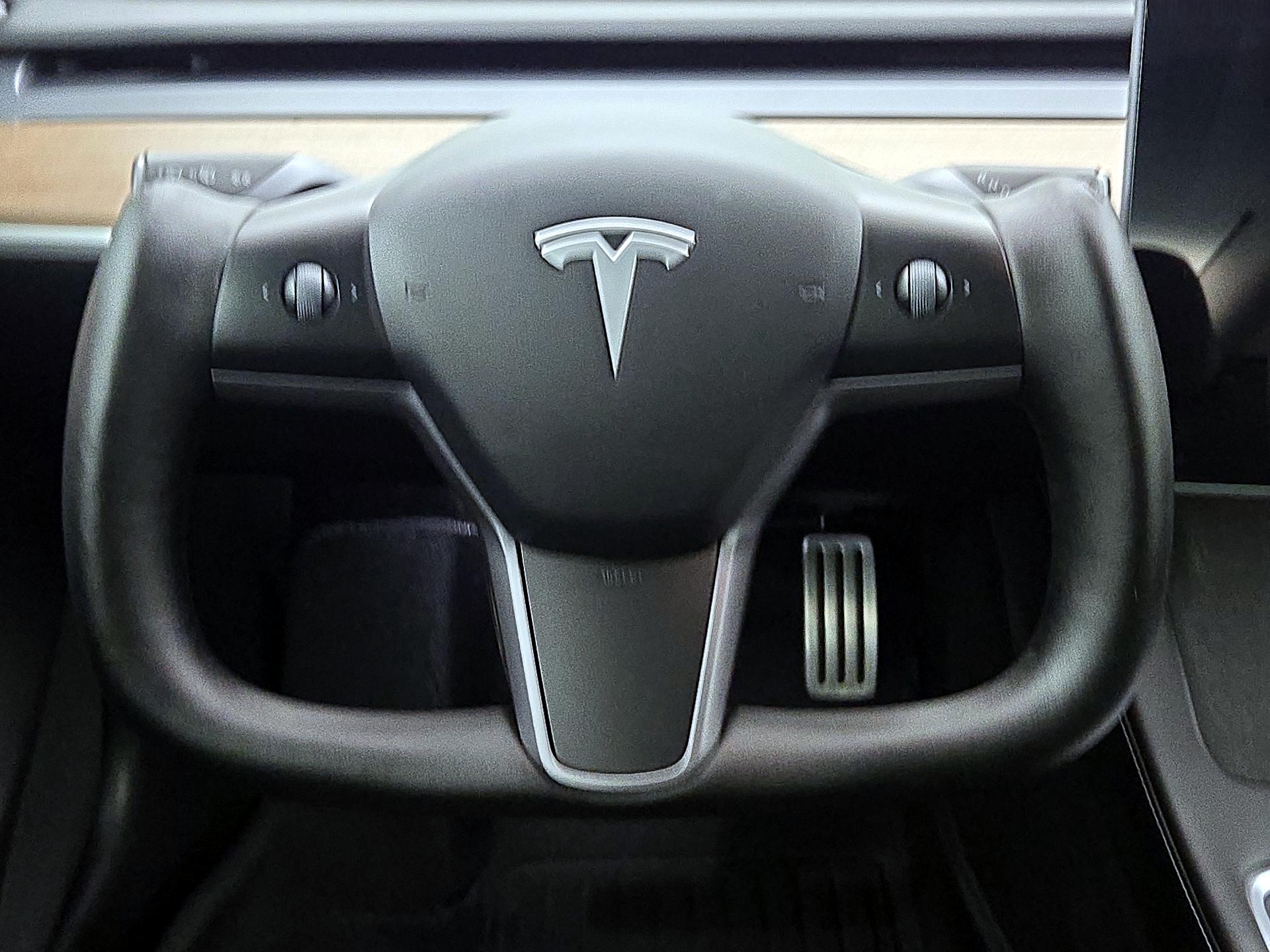 Thumbnail: 2023 Tesla Model 3 - 10