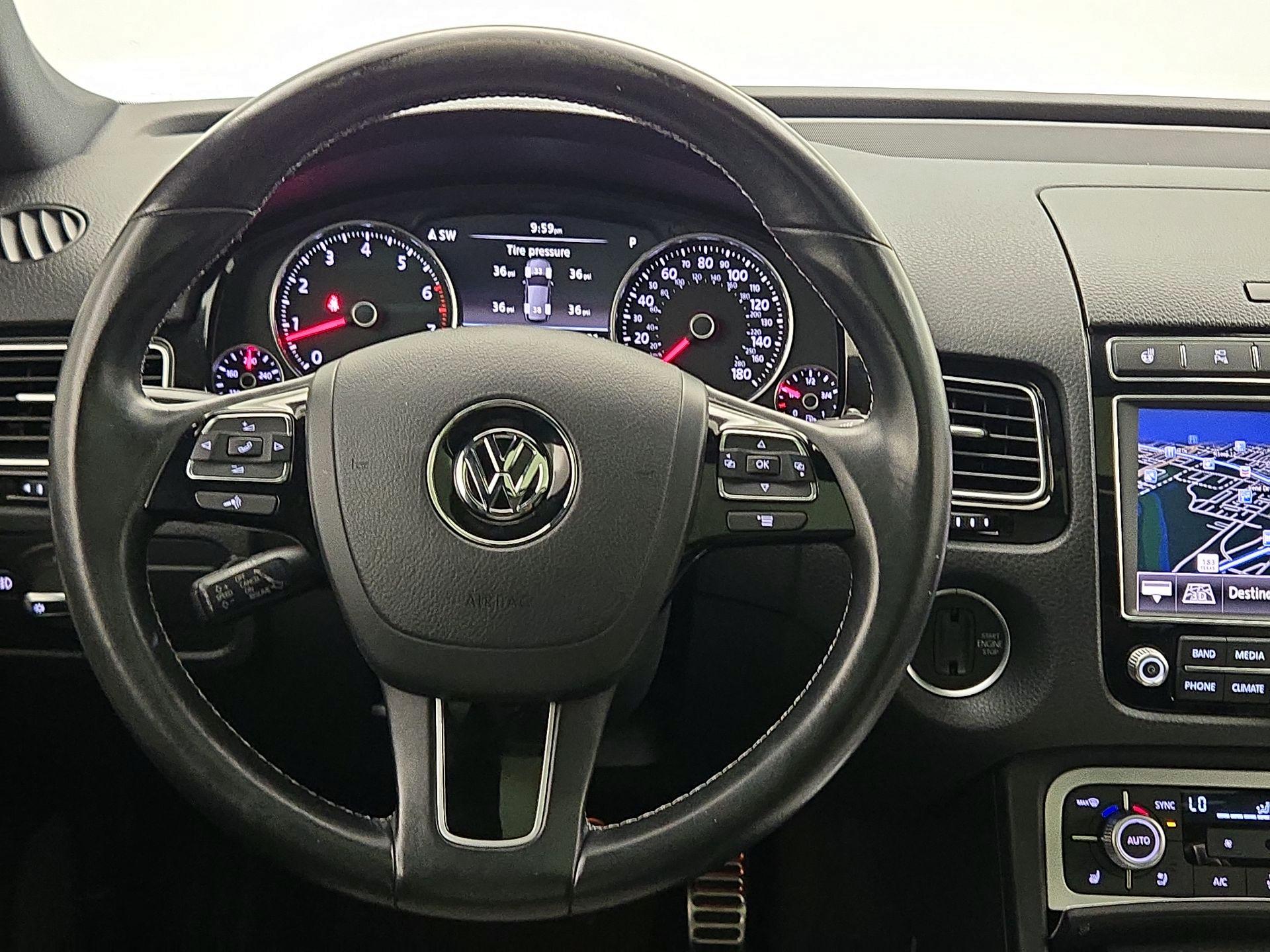 Thumbnail: 2017 Volkswagen Touareg - 10