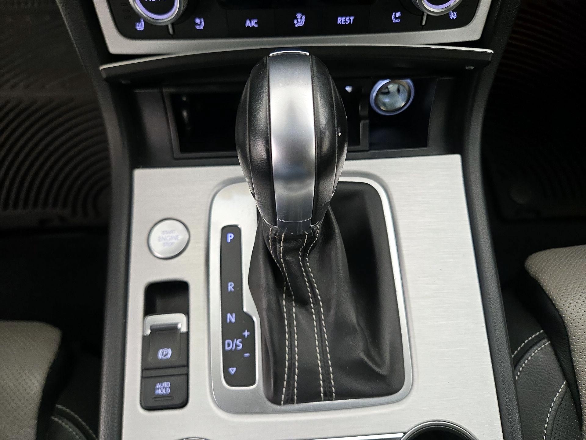 Thumbnail: 2017 Volkswagen Touareg - 18