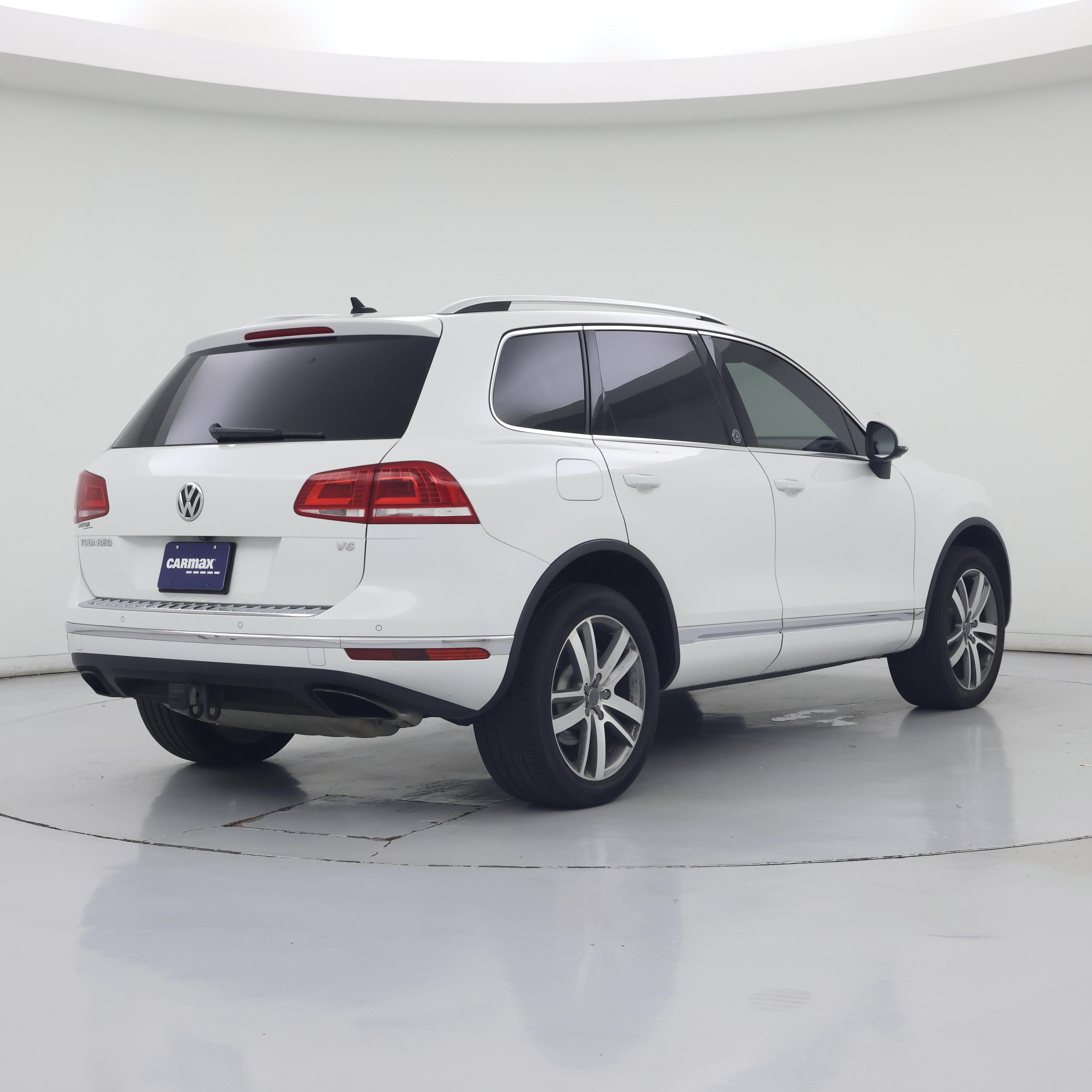 Thumbnail: 2017 Volkswagen Touareg - 8