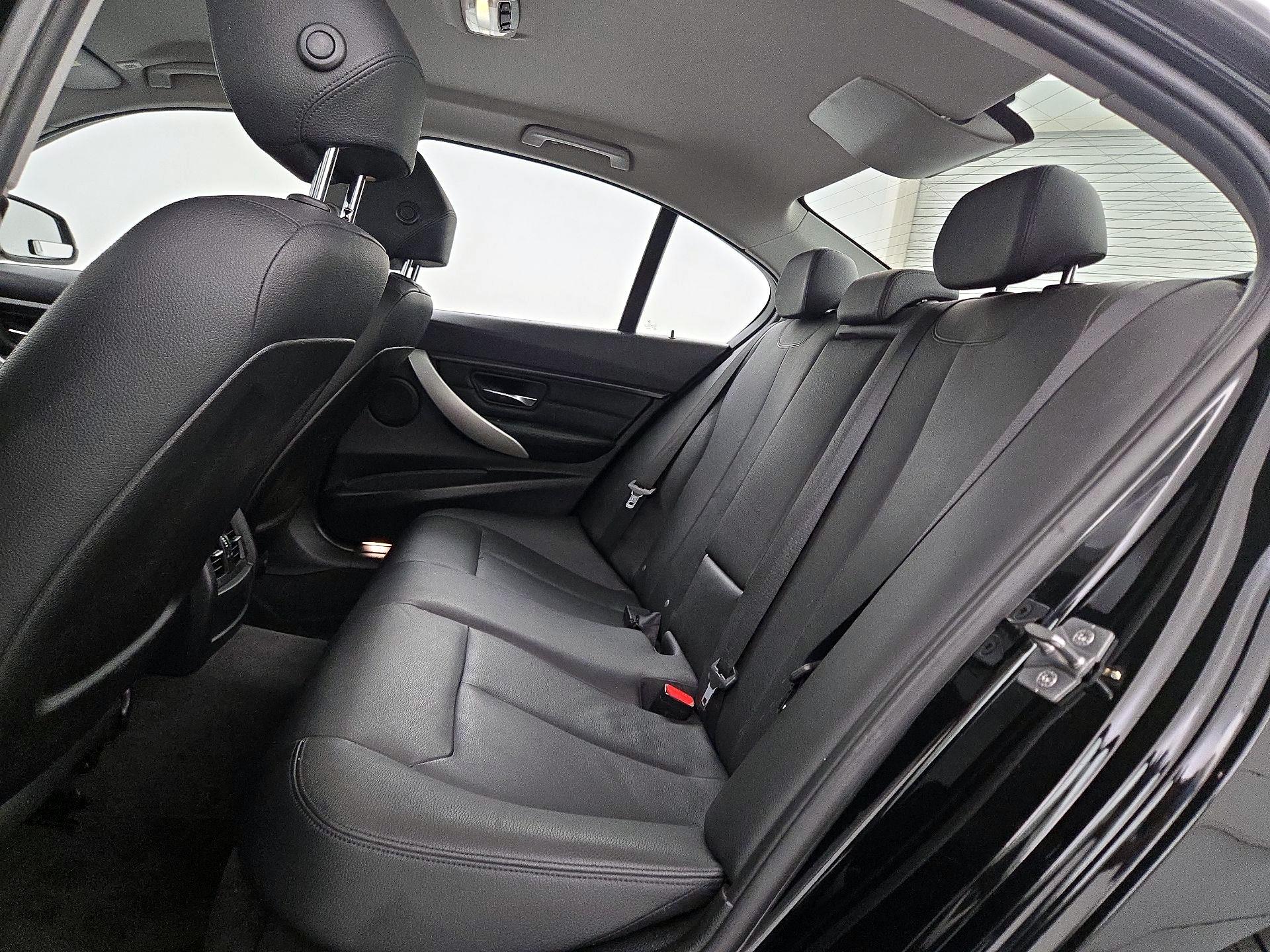 Thumbnail: 2014 BMW 3 Series - 18