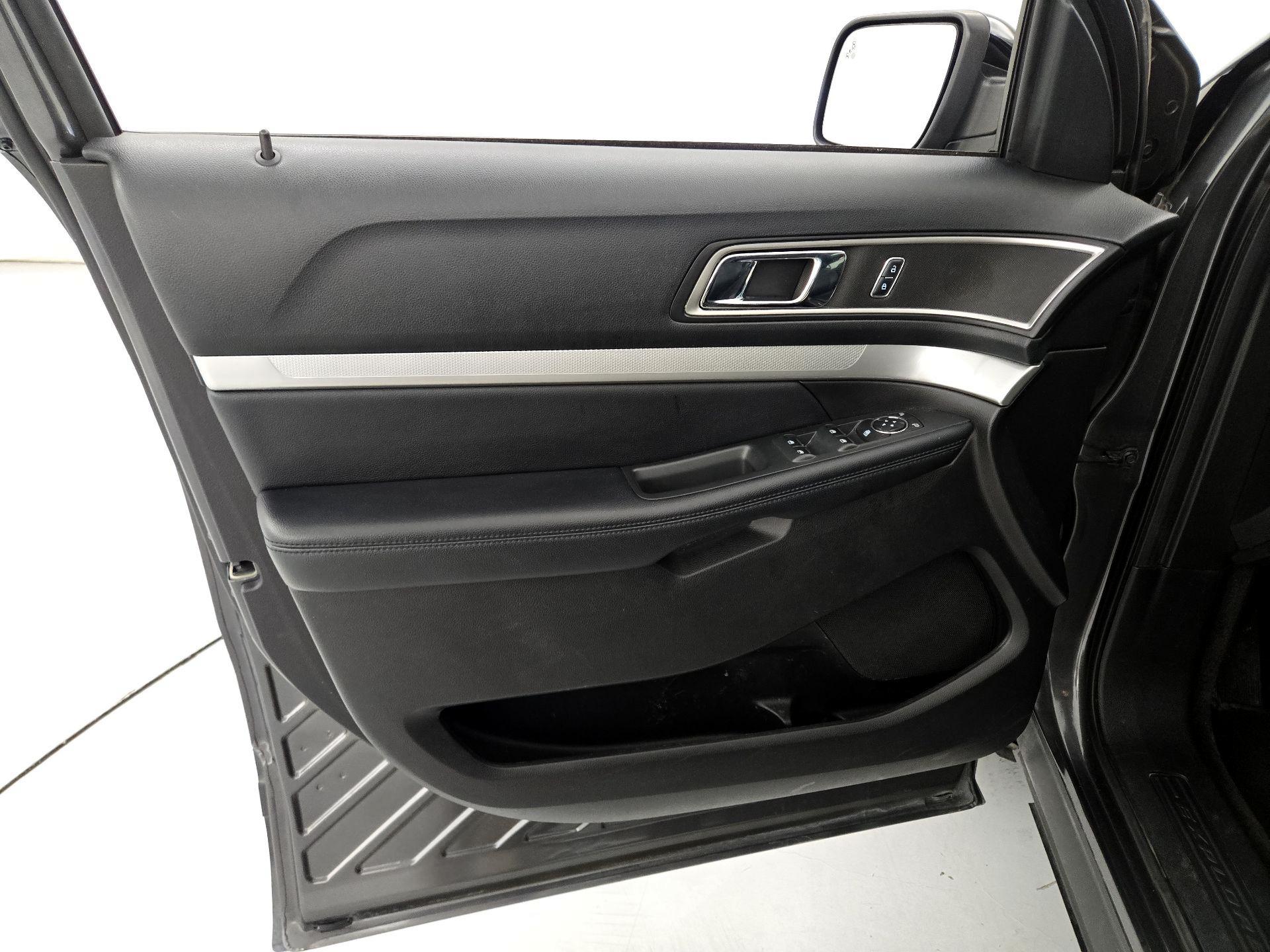 Thumbnail: 2017 Ford Explorer - 12