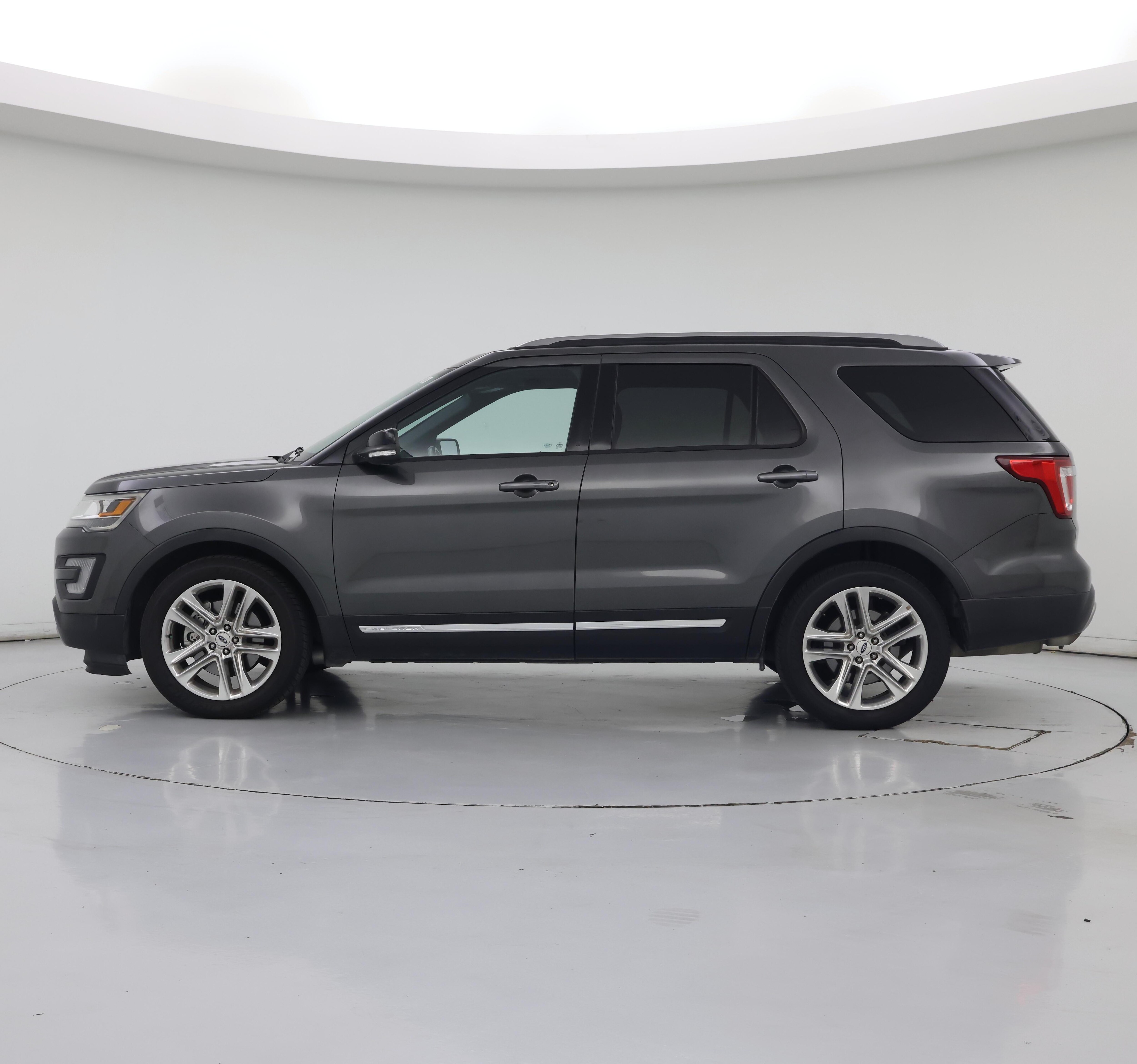 Thumbnail: 2017 Ford Explorer - 3