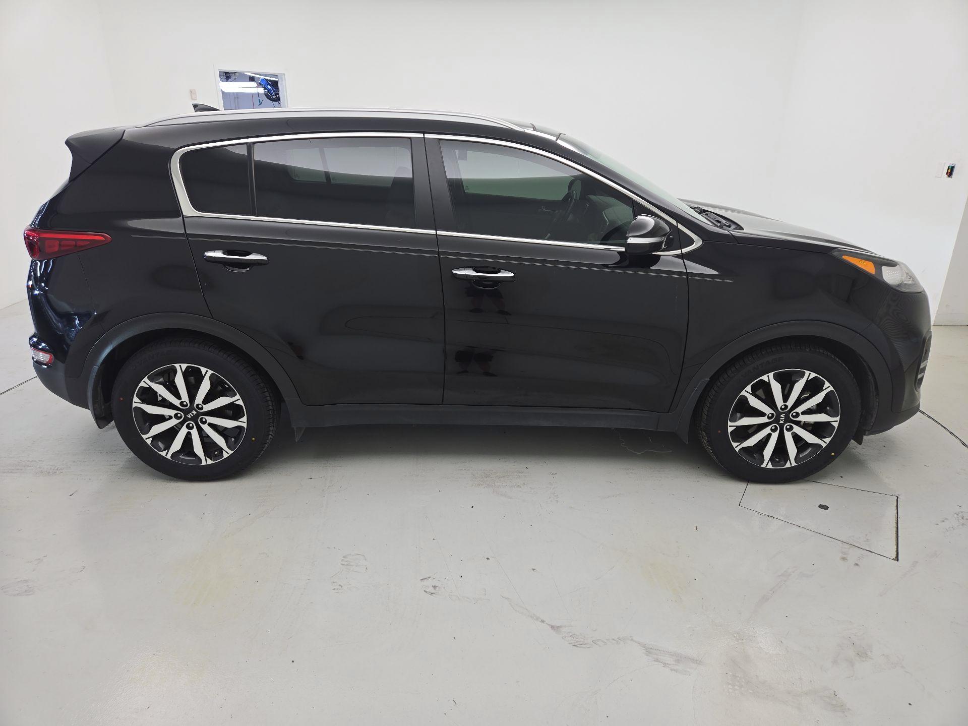 Thumbnail: 2017 Kia Sportage - 4