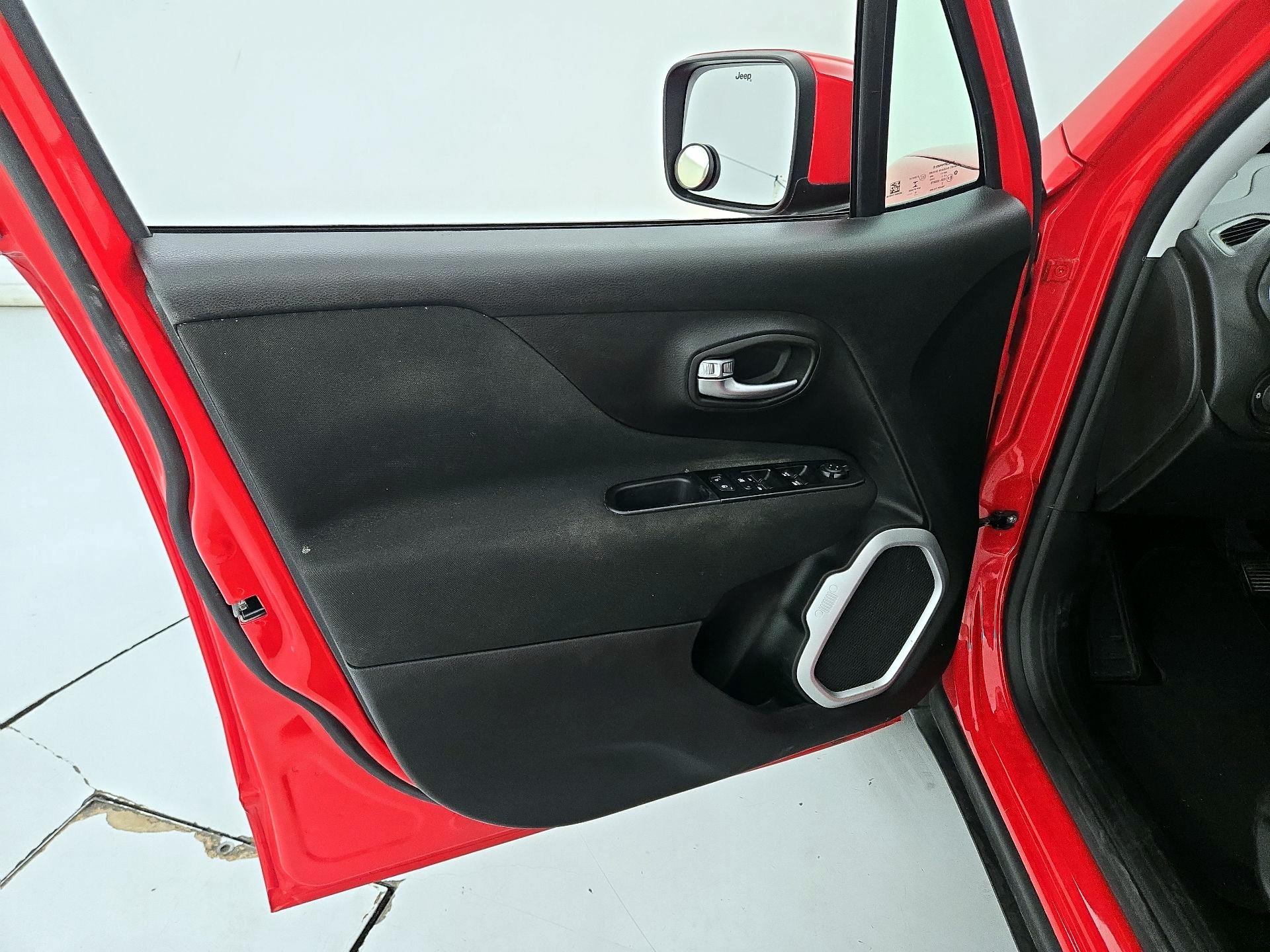 Thumbnail: 2020 Jeep Renegade - 12