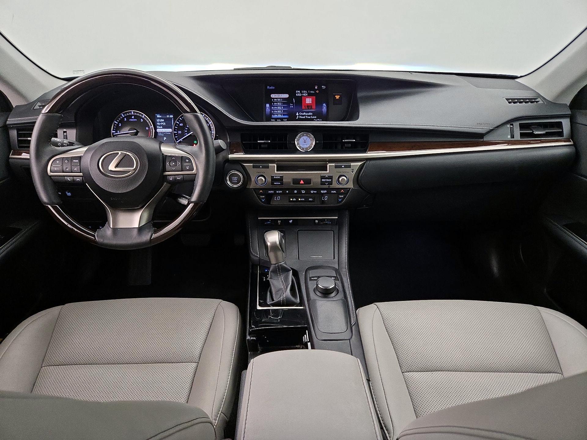 Thumbnail: 2017 Lexus ES - 9
