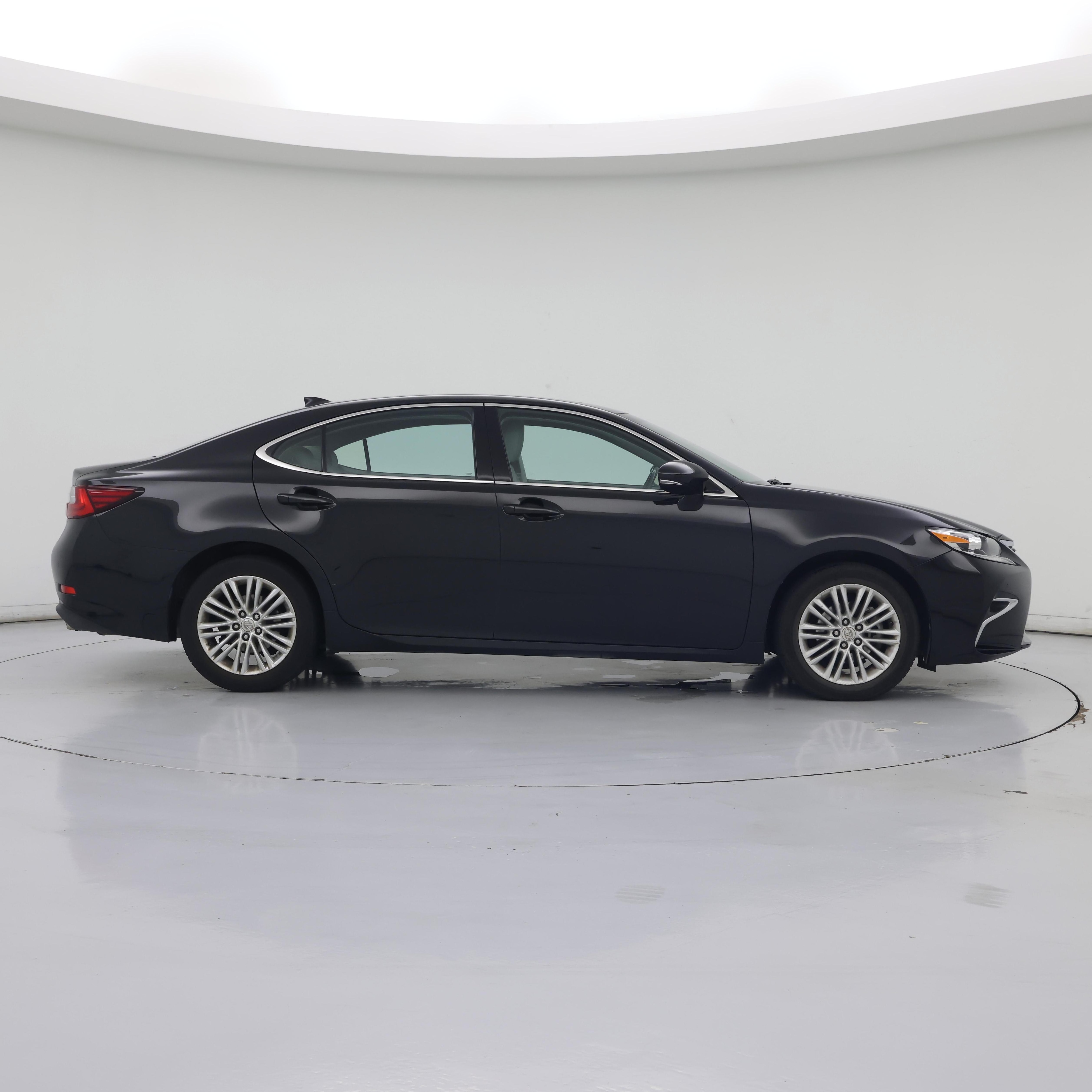 Thumbnail: 2017 Lexus ES - 7