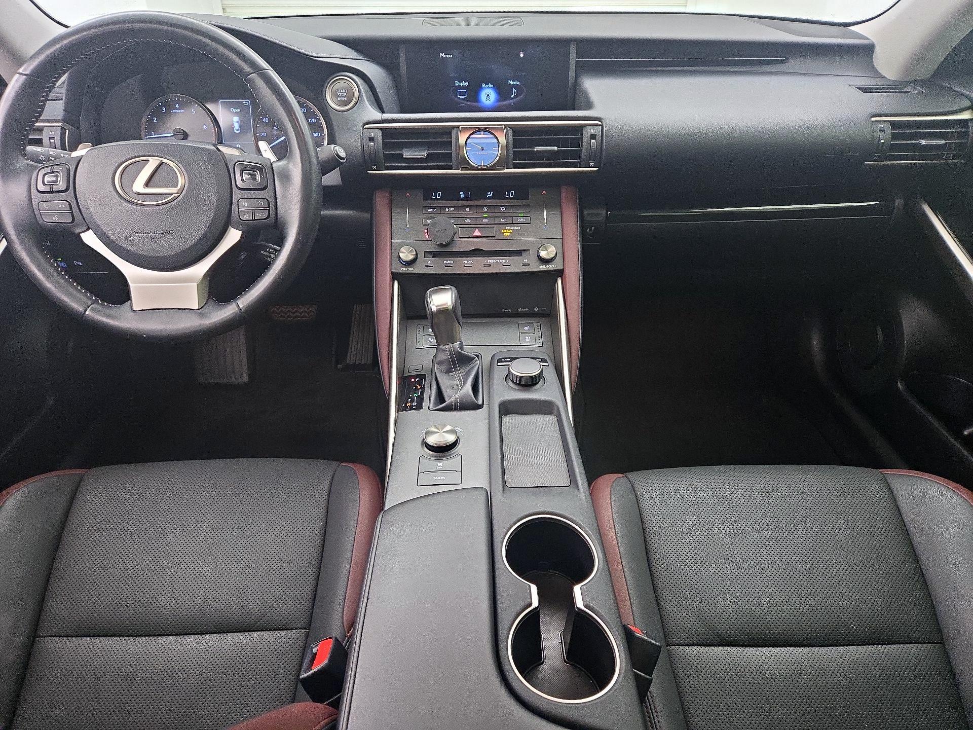 Thumbnail: 2019 Lexus IS - 9
