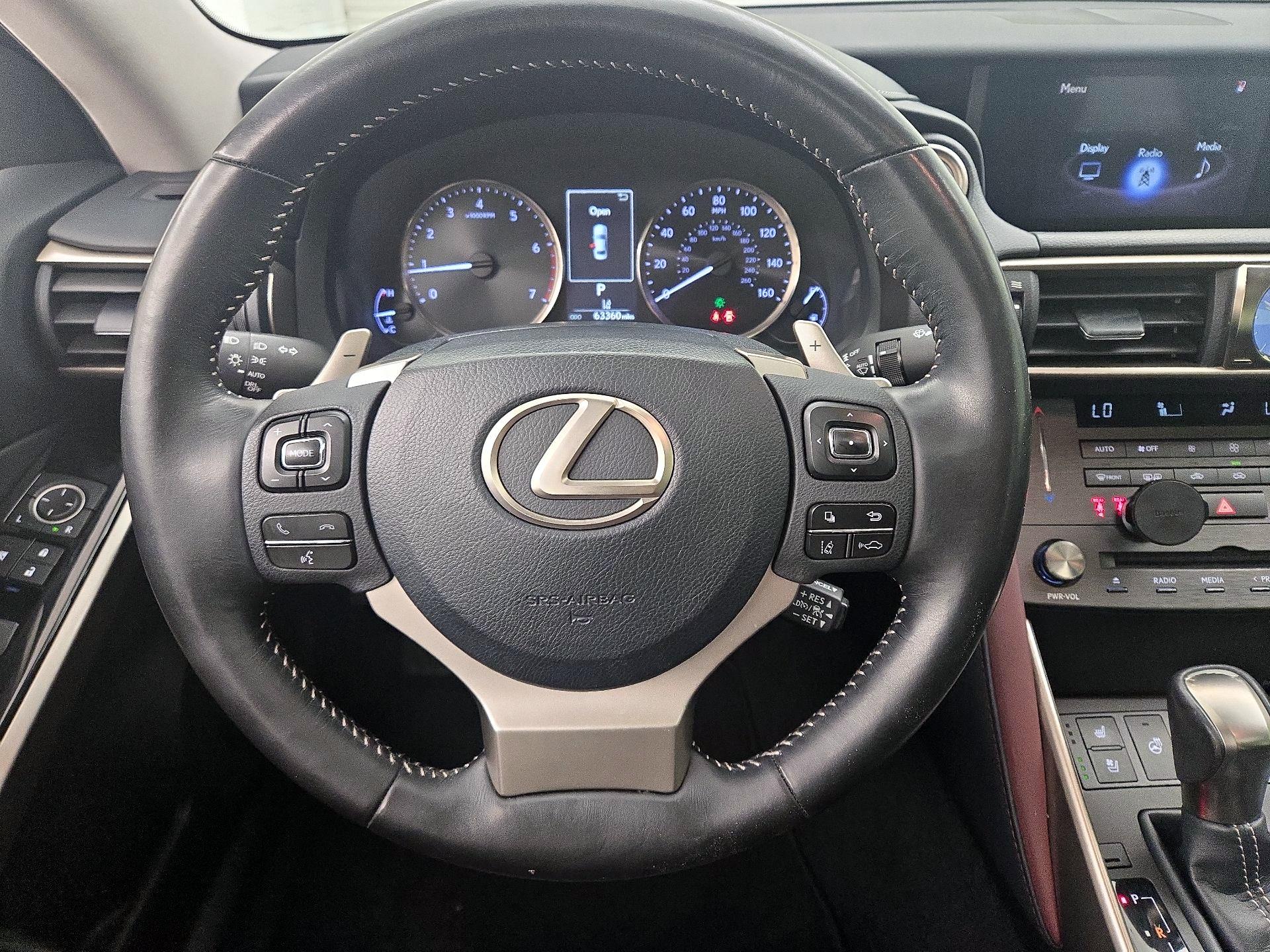 Thumbnail: 2019 Lexus IS - 10