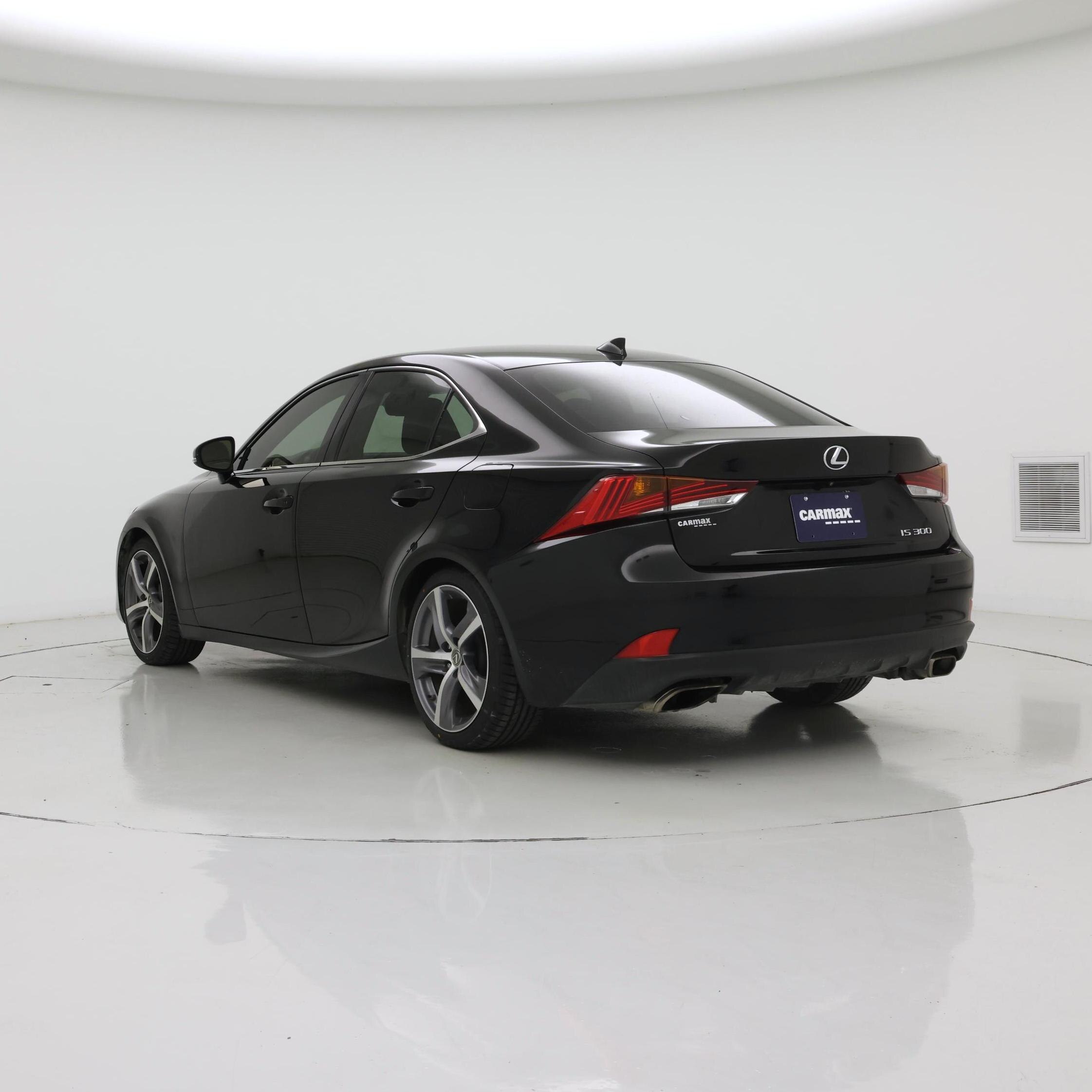 Thumbnail: 2019 Lexus IS - 2