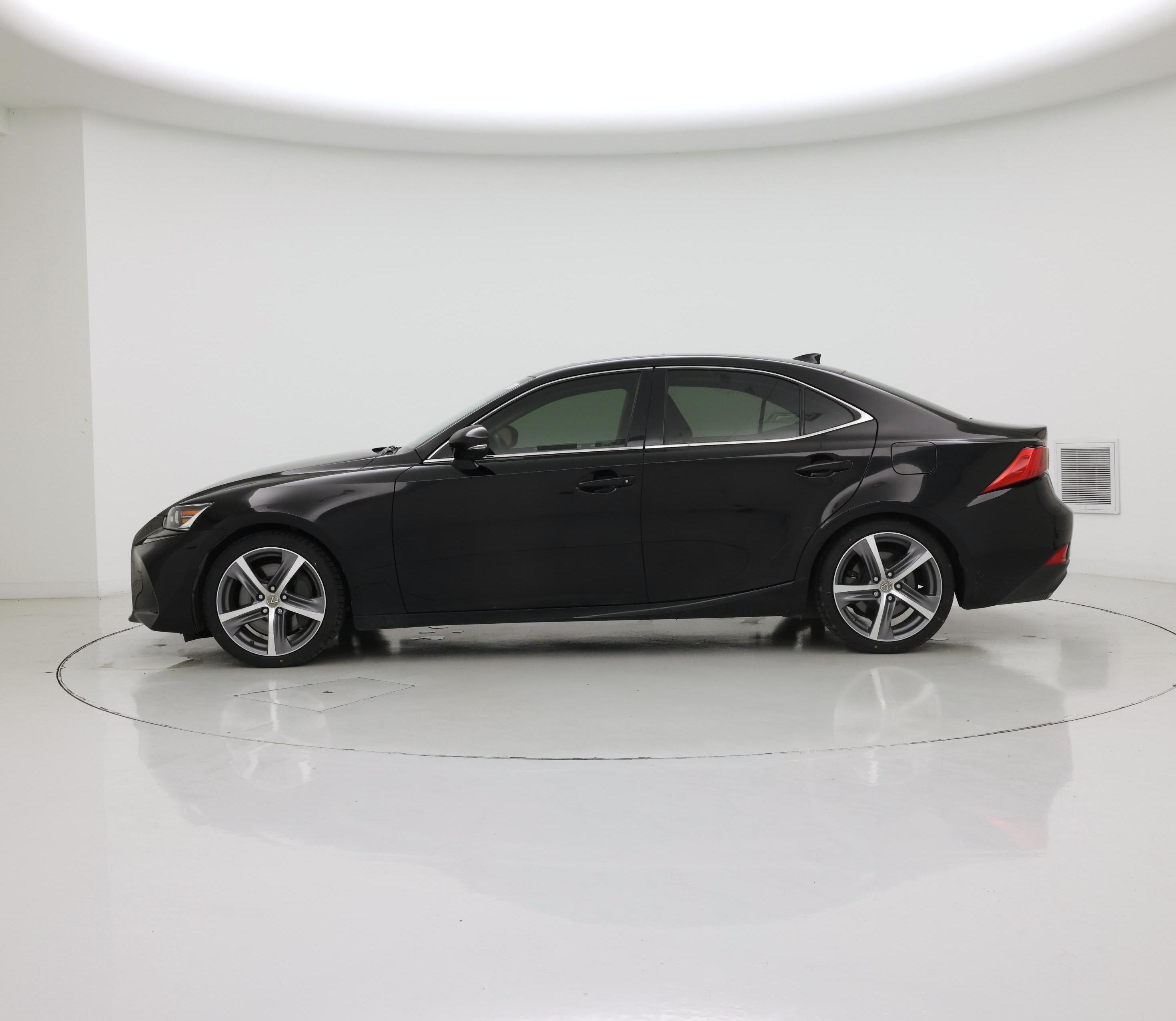 Thumbnail: 2019 Lexus IS - 3