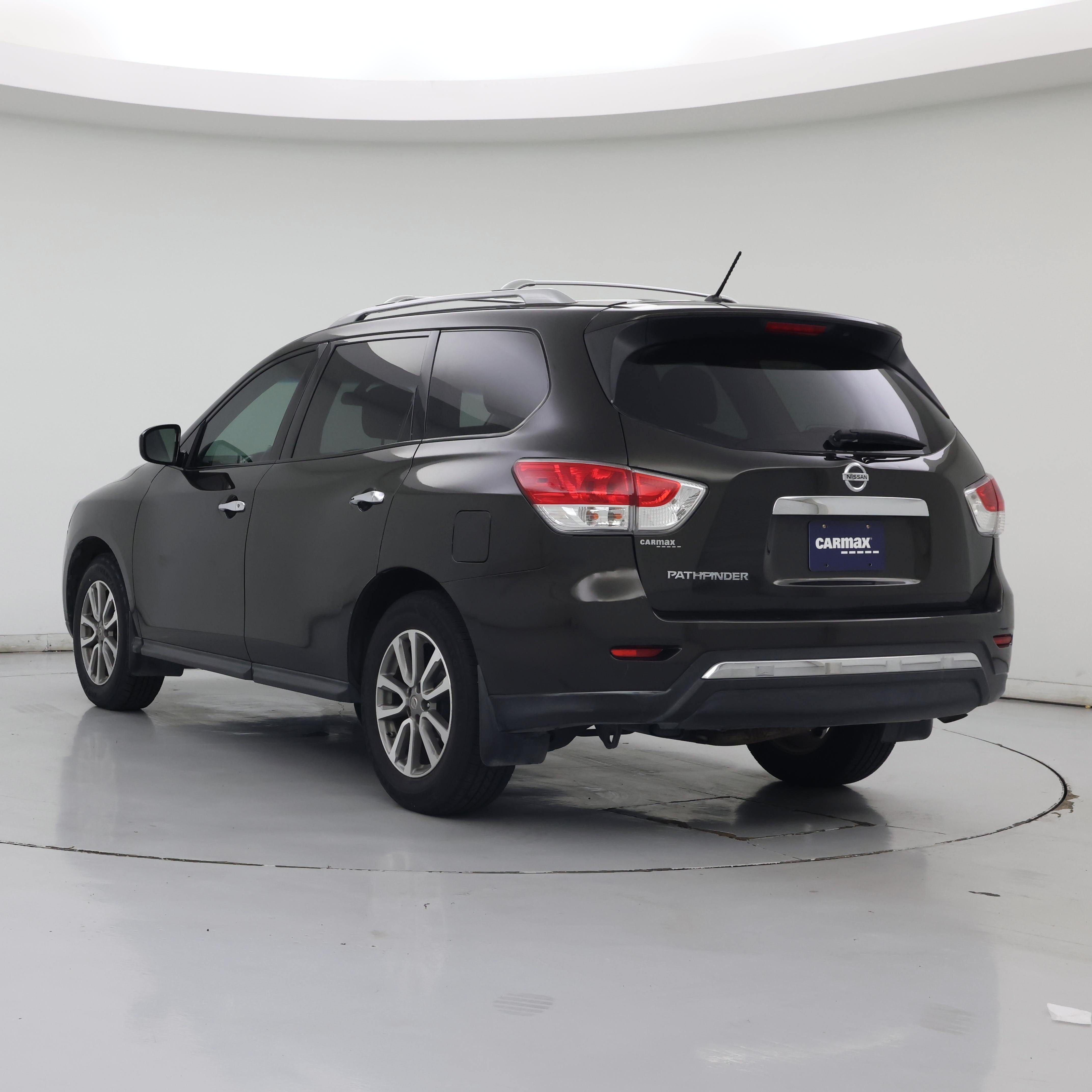 Thumbnail: 2016 Nissan Pathfinder - 2