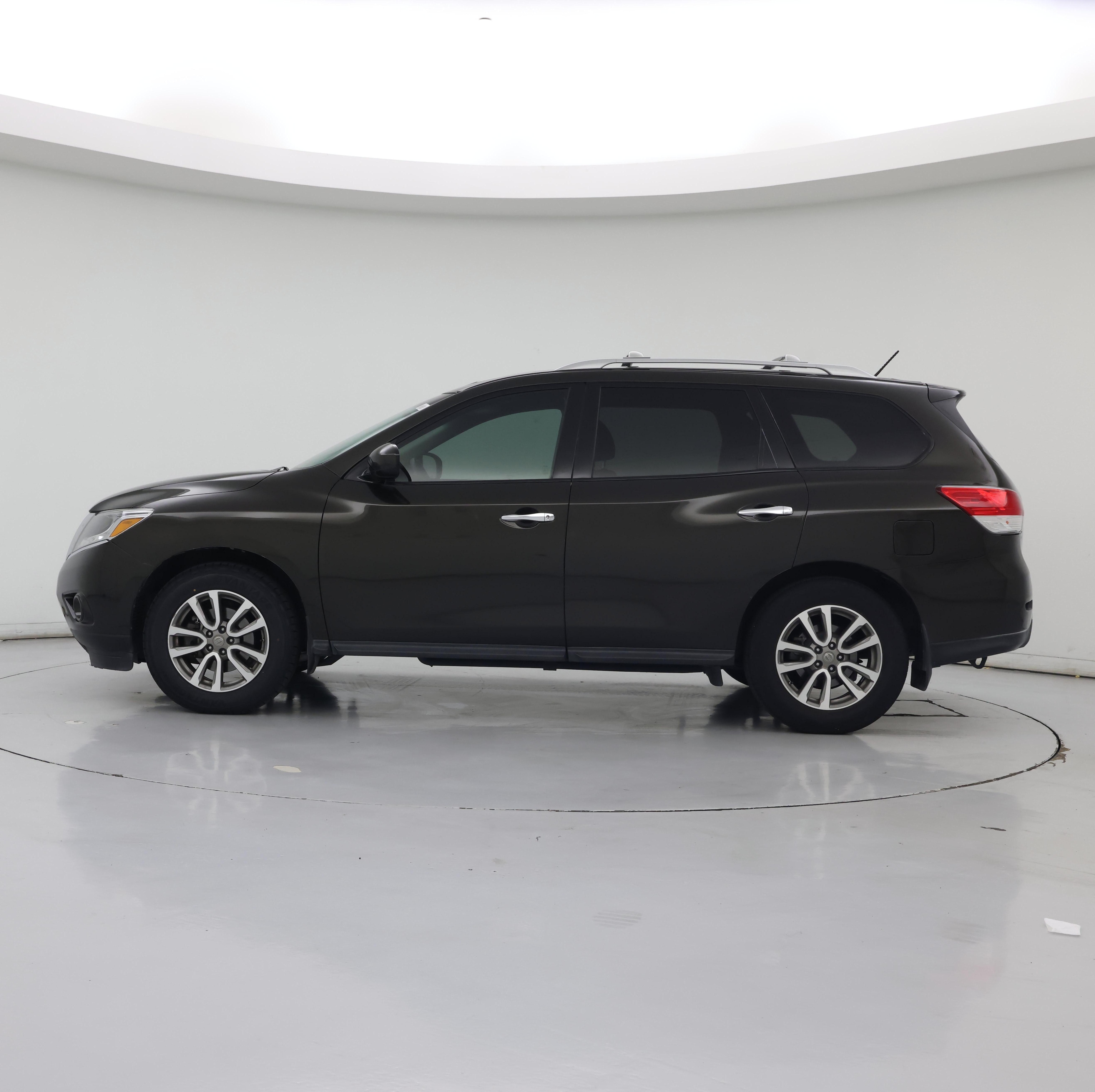 Thumbnail: 2016 Nissan Pathfinder - 3