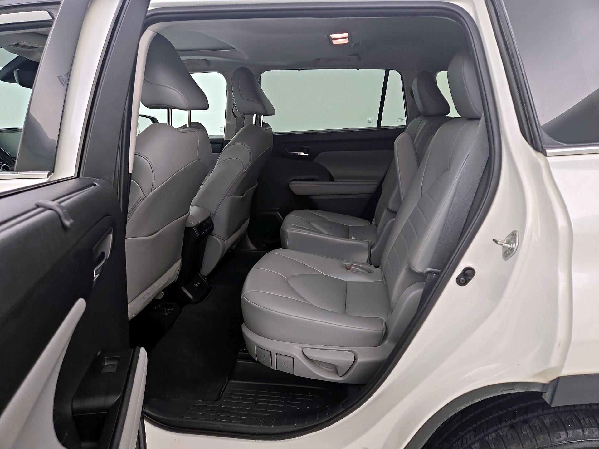 Thumbnail: 2021 Toyota Highlander - 20