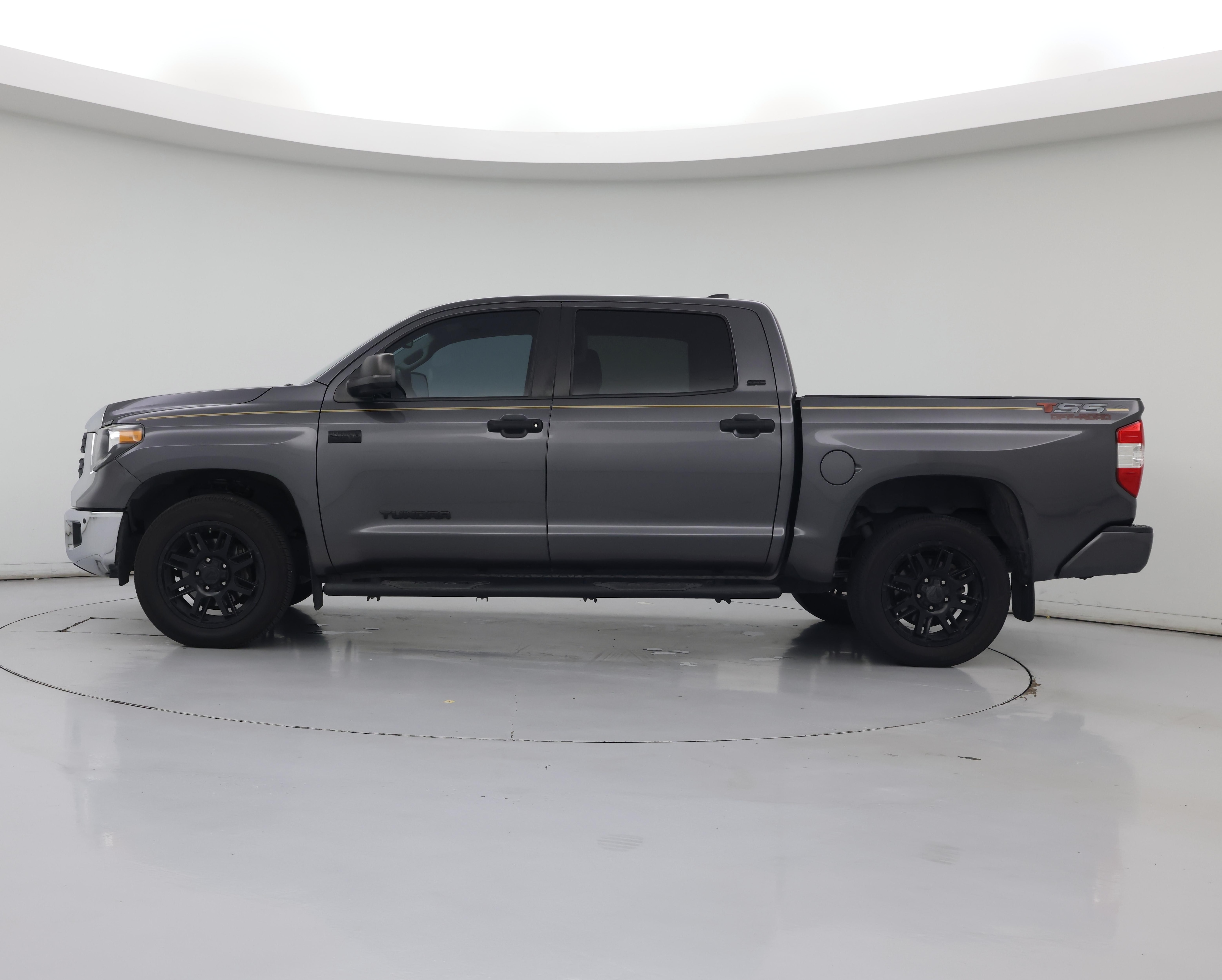 Thumbnail: 2021 Toyota Tundra - 3