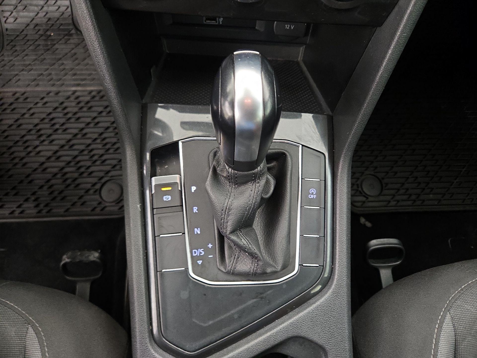 Thumbnail: 2019 Volkswagen Tiguan - 17