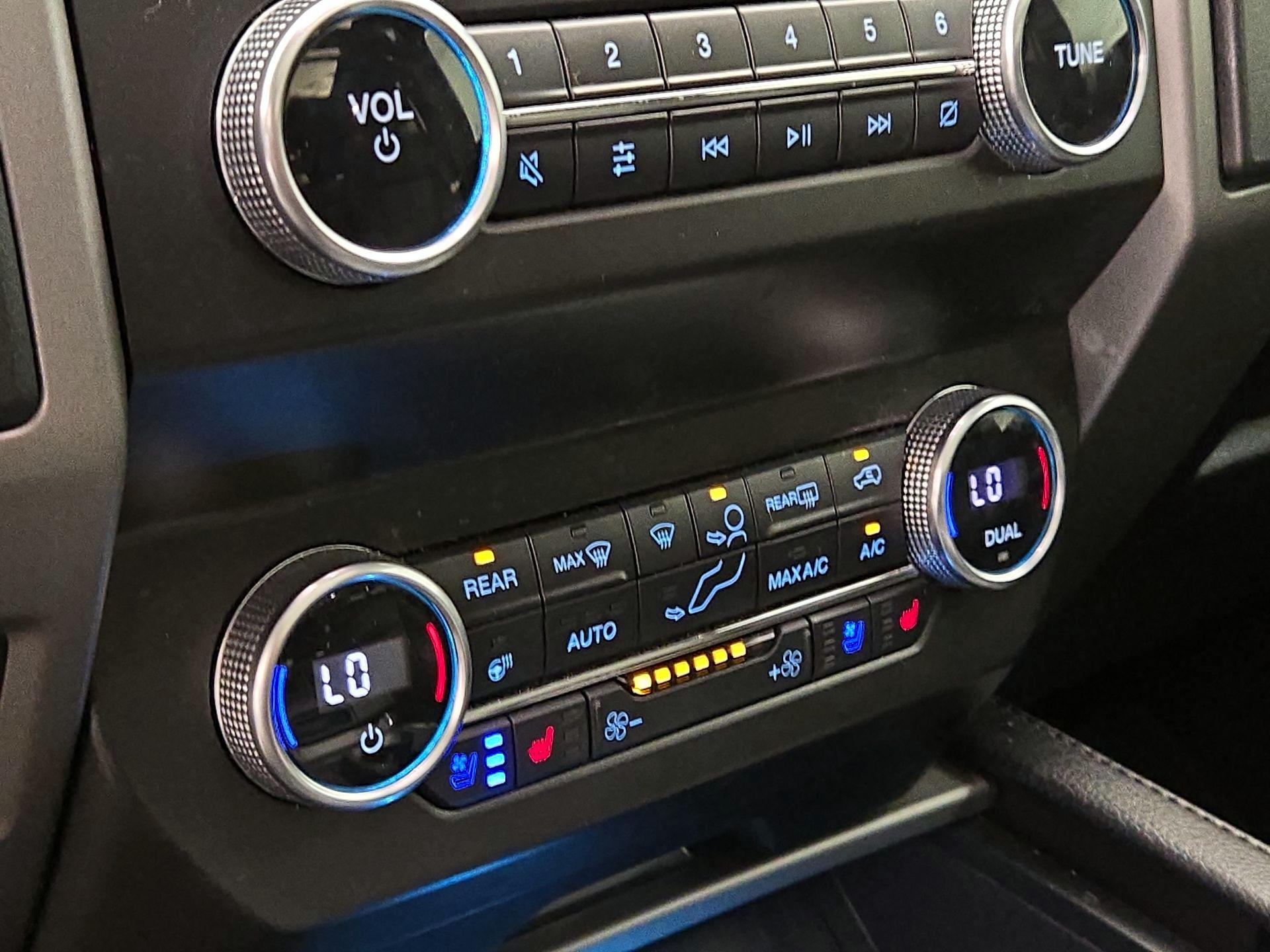 Thumbnail: 2020 Ford Expedition - 17