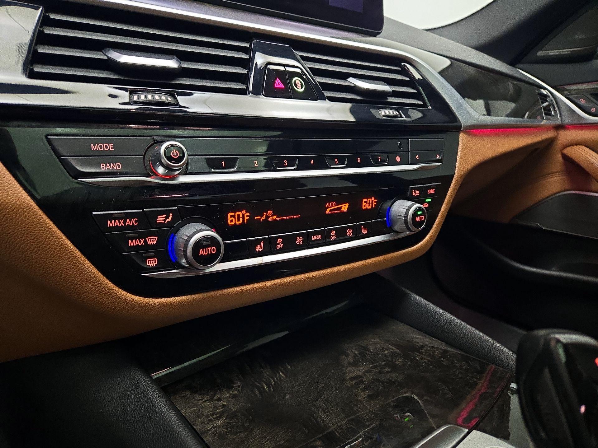 Thumbnail: 2021 BMW 5 Series - 17