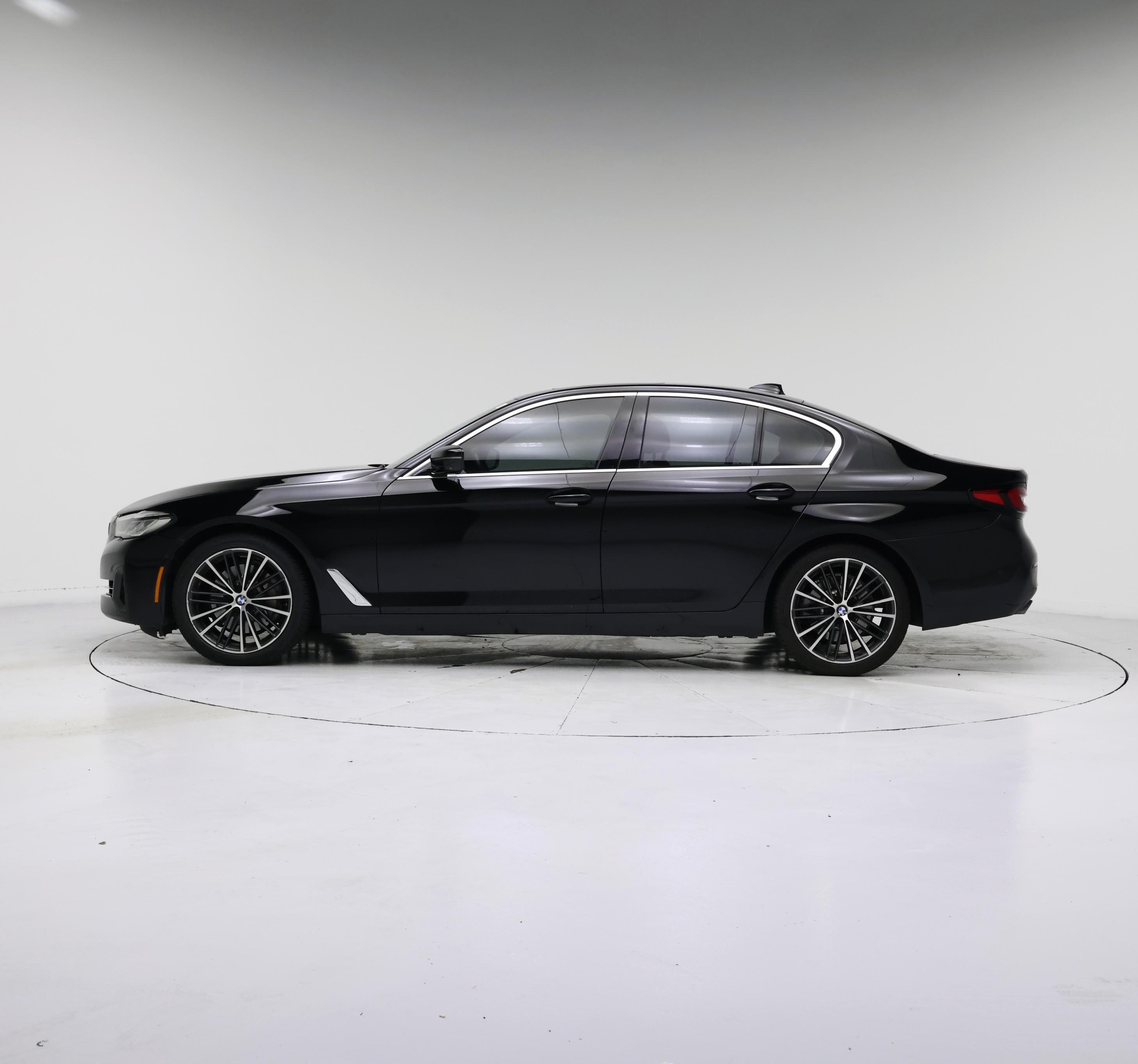 Thumbnail: 2021 BMW 5 Series - 3