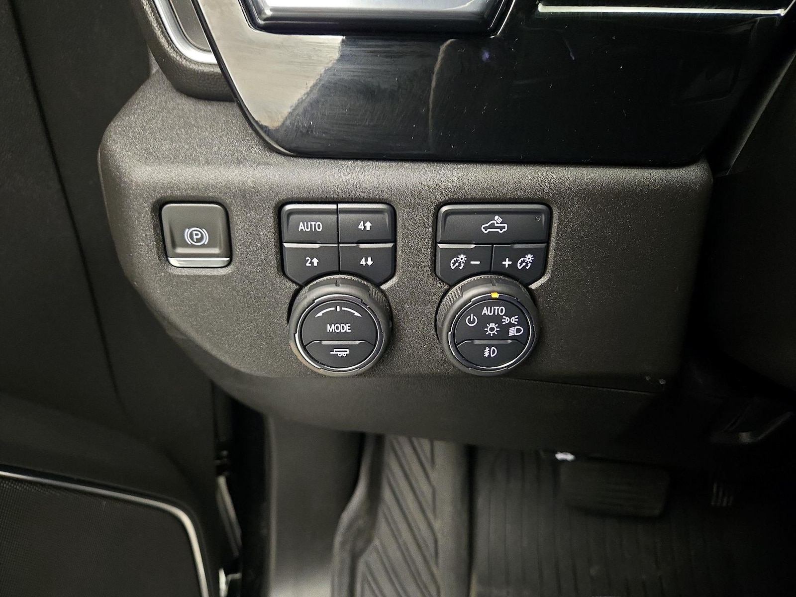 2024 Chevrolet Silverado 1500 RST - Photo 14