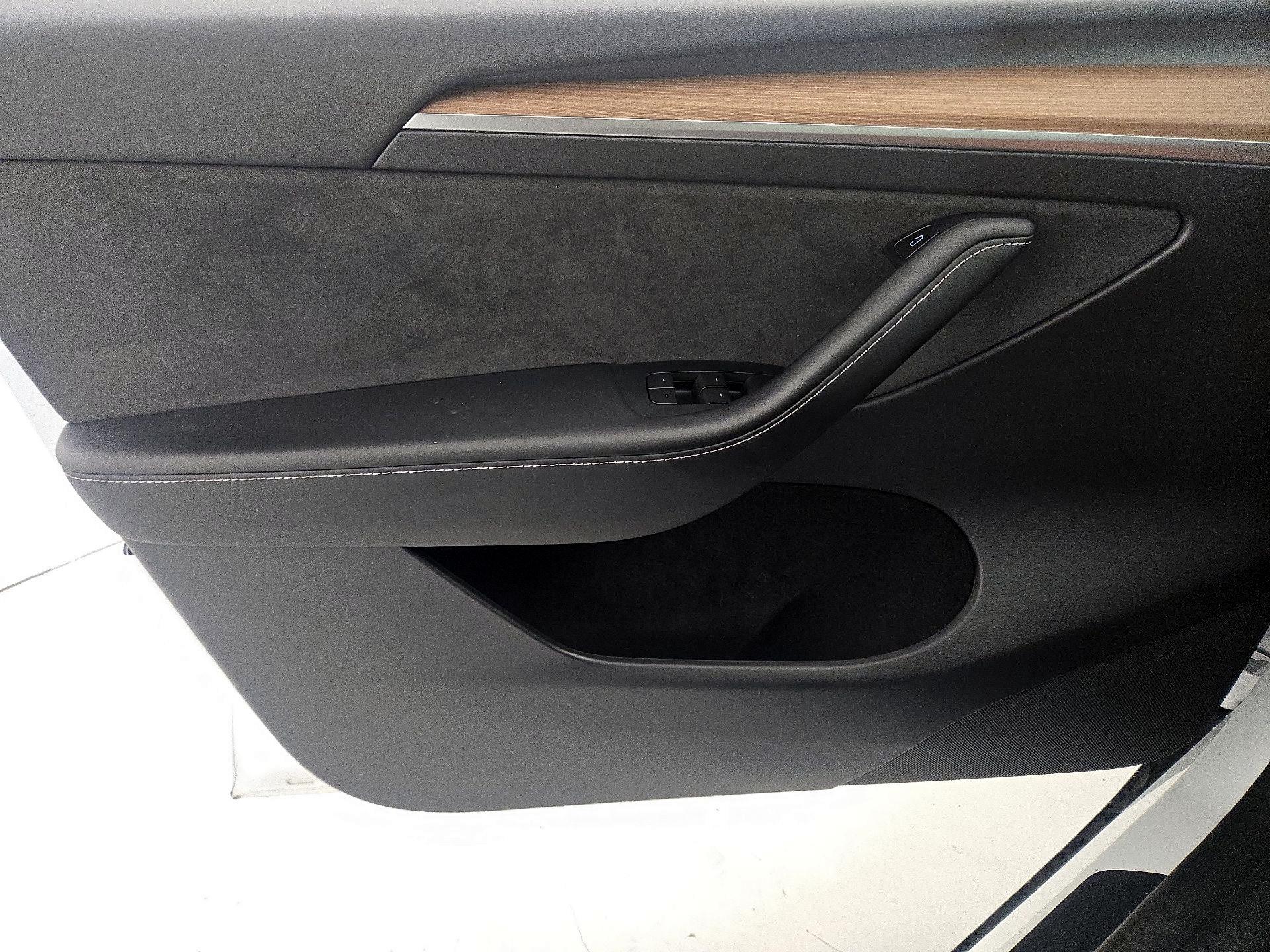 Thumbnail: 2023 Tesla Model Y - 12