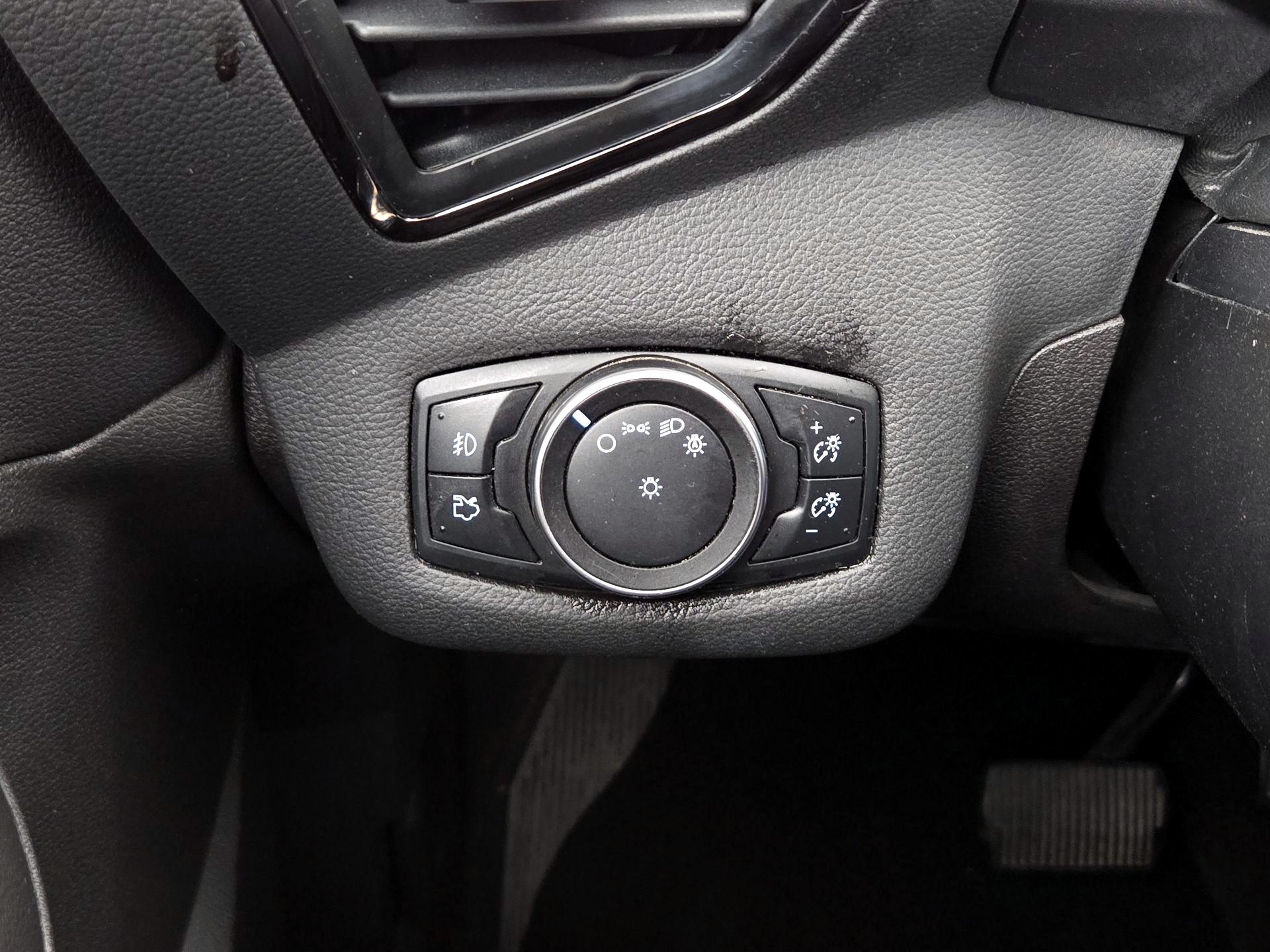 Thumbnail: 2016 Ford Escape - 13