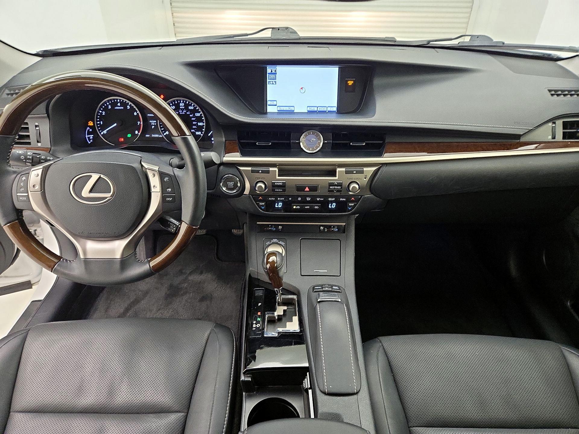 Thumbnail: 2014 Lexus ES - 9