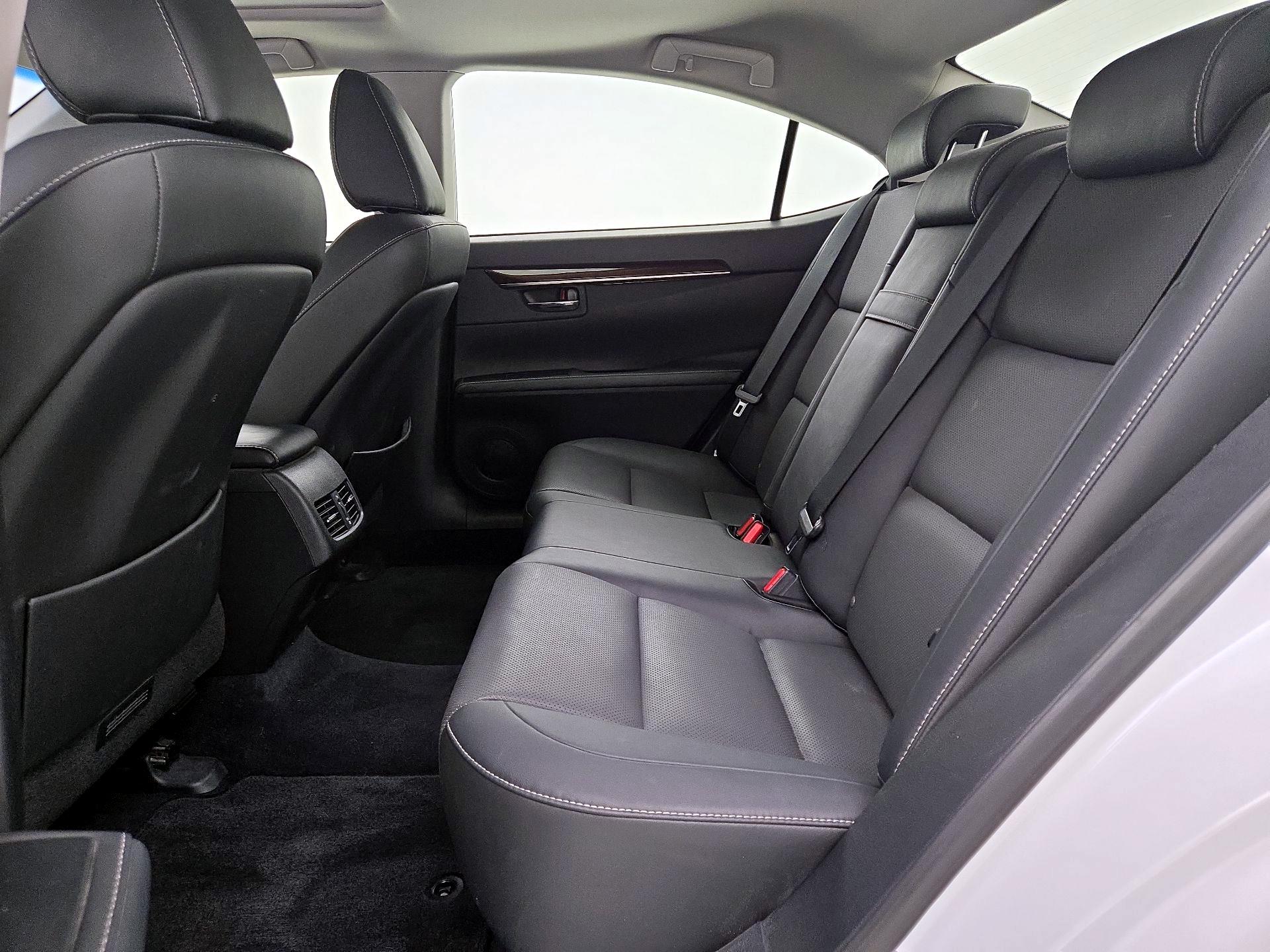 Thumbnail: 2014 Lexus ES - 20