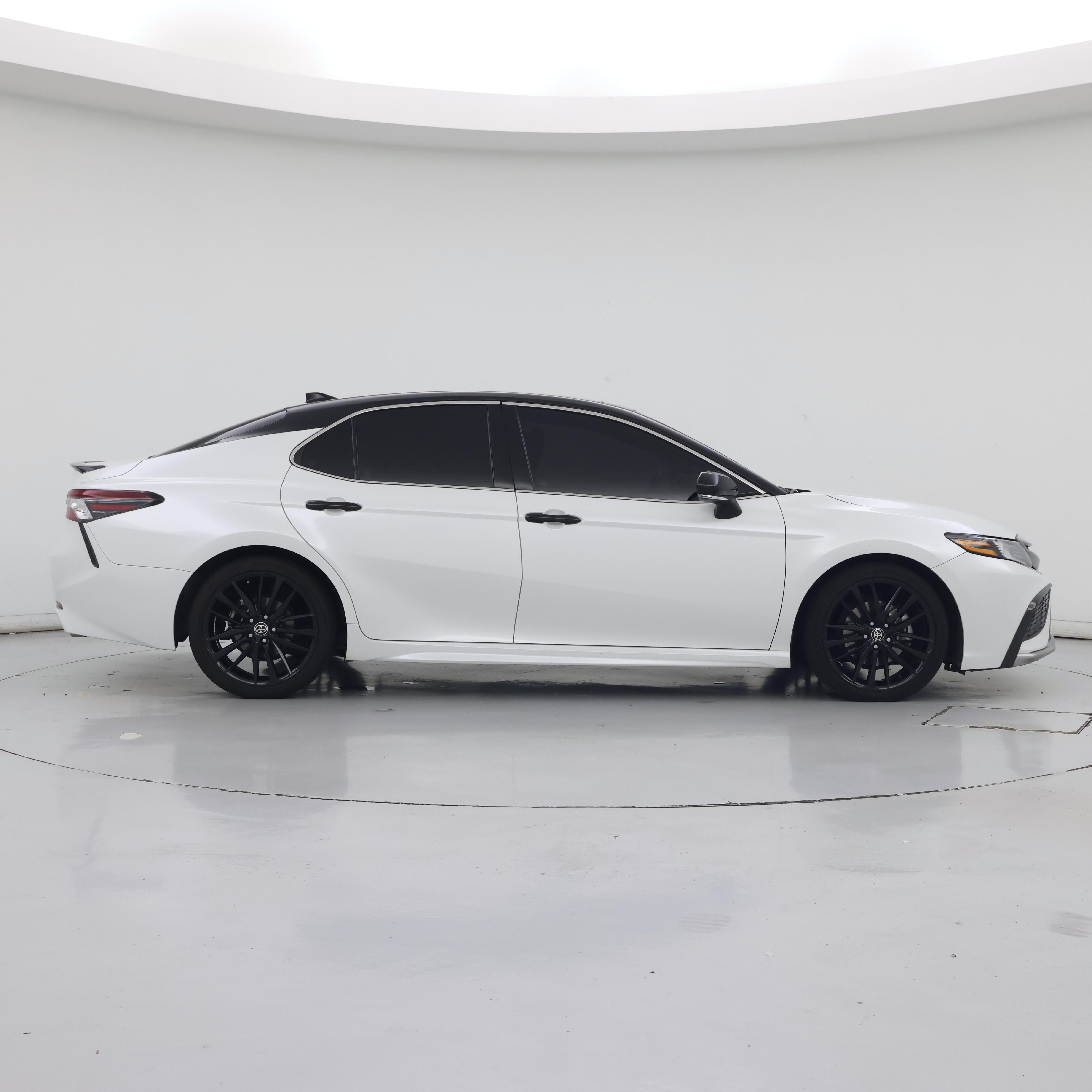 Thumbnail: 2022 Toyota Camry - 7