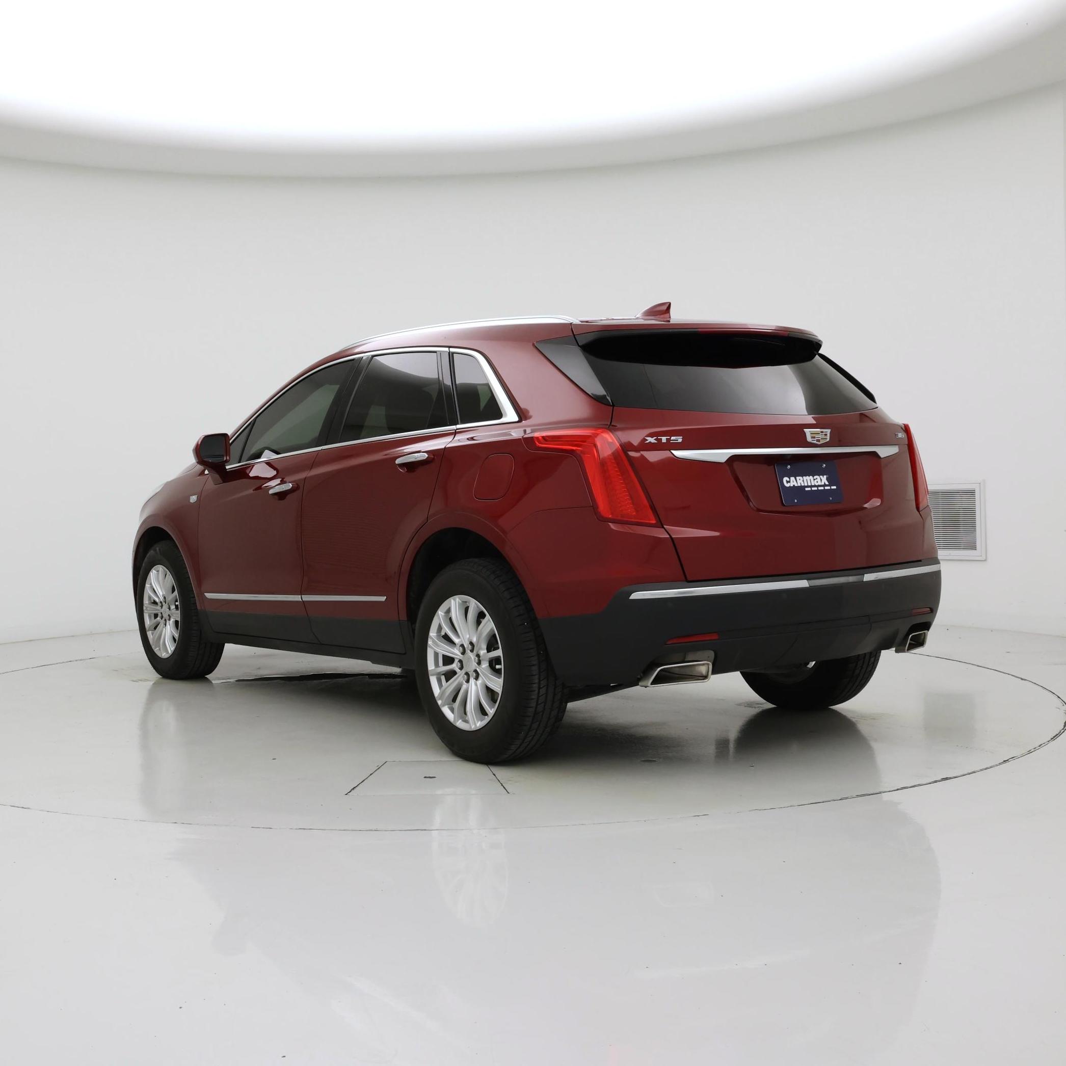 Thumbnail: 2019 Cadillac XT5 - 2