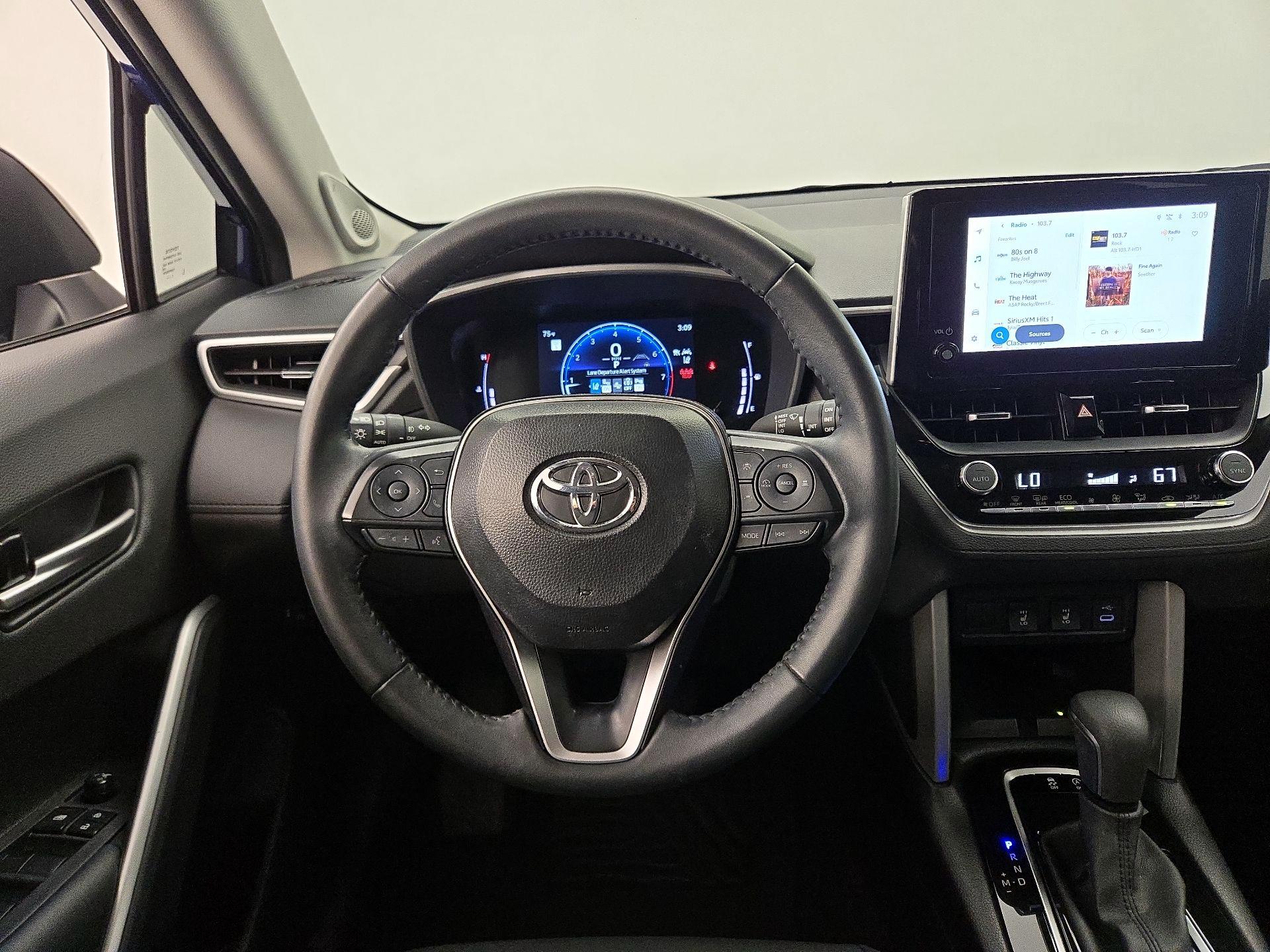 Thumbnail: 2025 Toyota Corolla Cross - 10