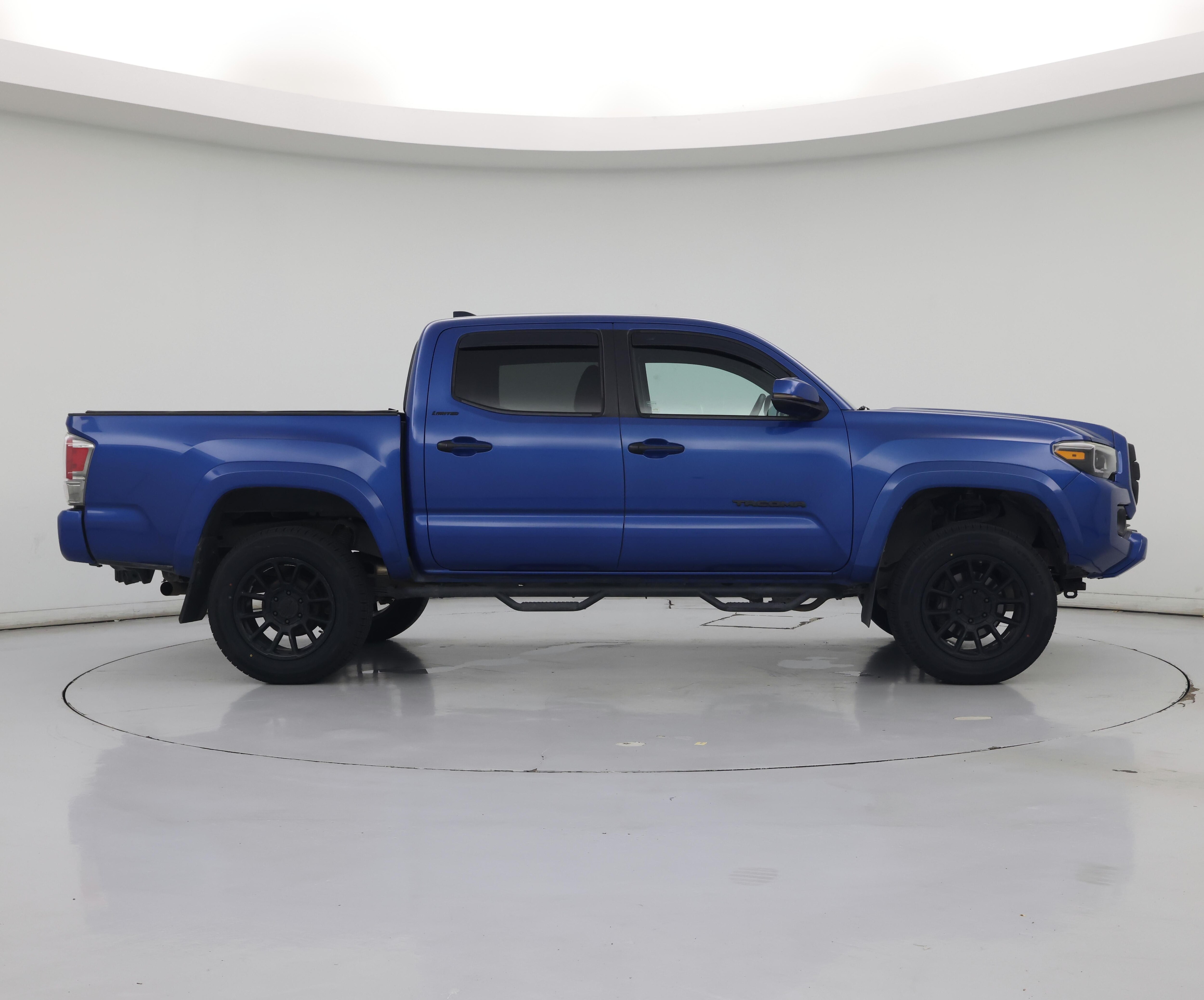 Thumbnail: 2017 Toyota Tacoma - 7