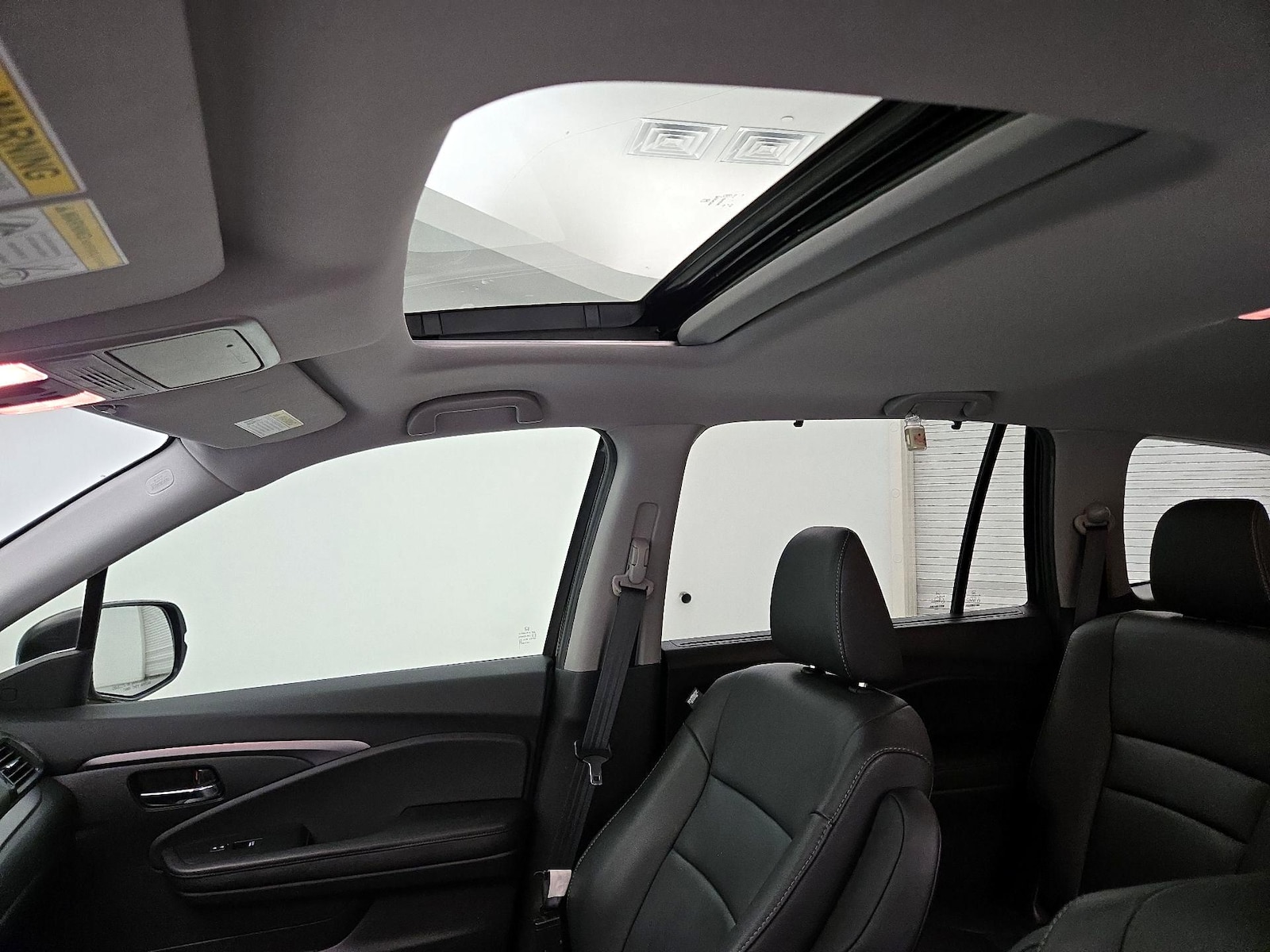 Sunroof(s) & Overhead Airbags