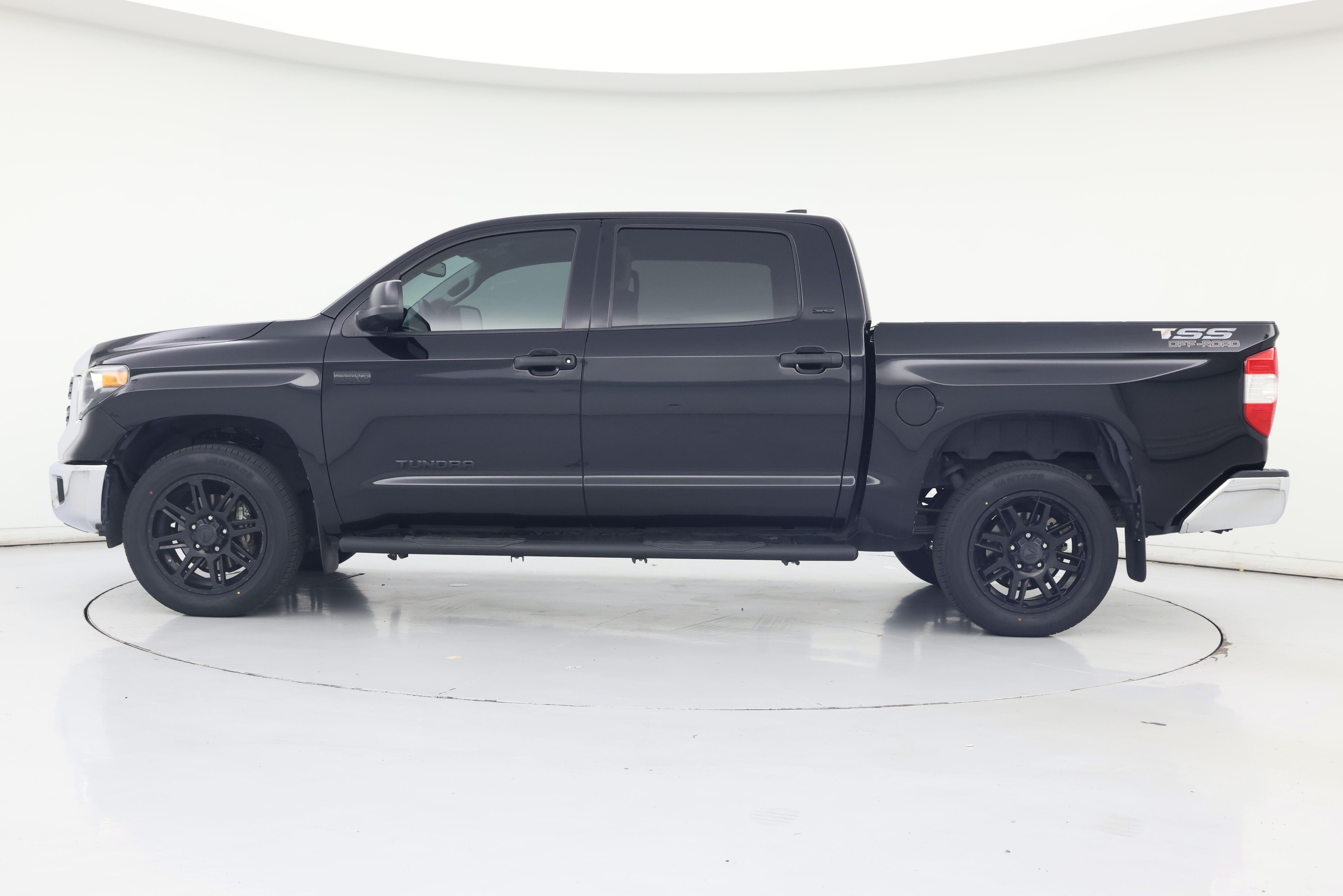 Thumbnail: 2021 Toyota Tundra - 3