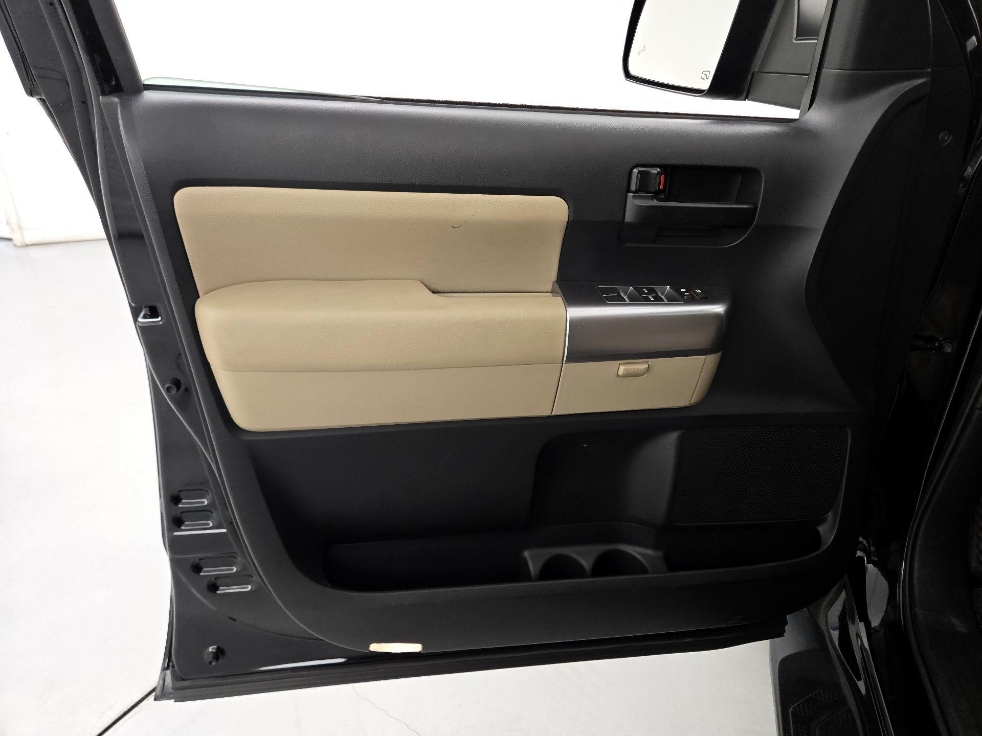 Thumbnail: 2018 Toyota Sequoia - 12