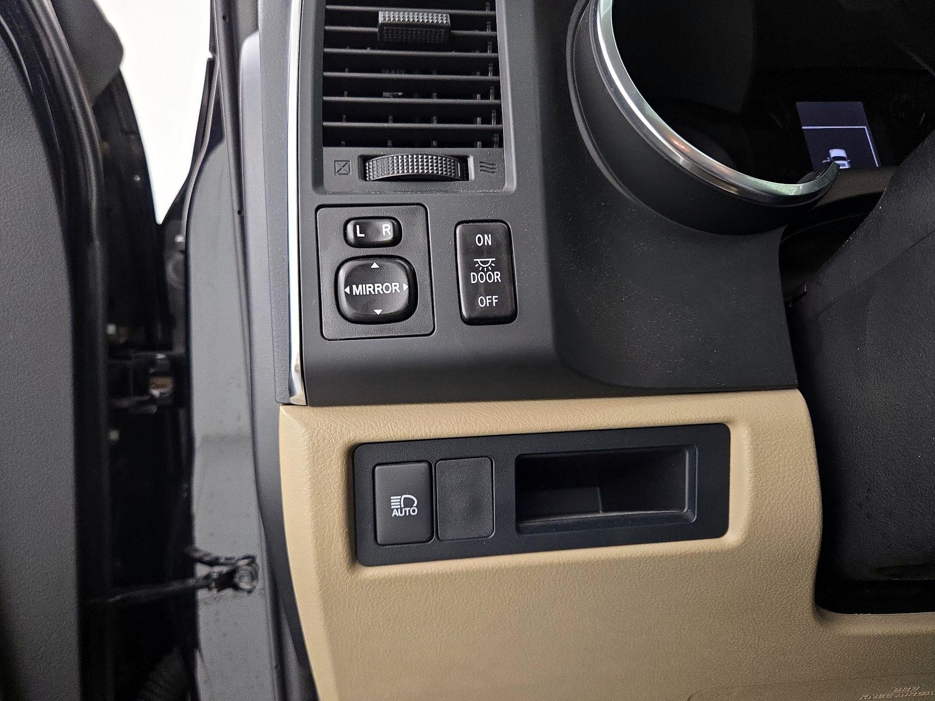 Thumbnail: 2018 Toyota Sequoia - 13