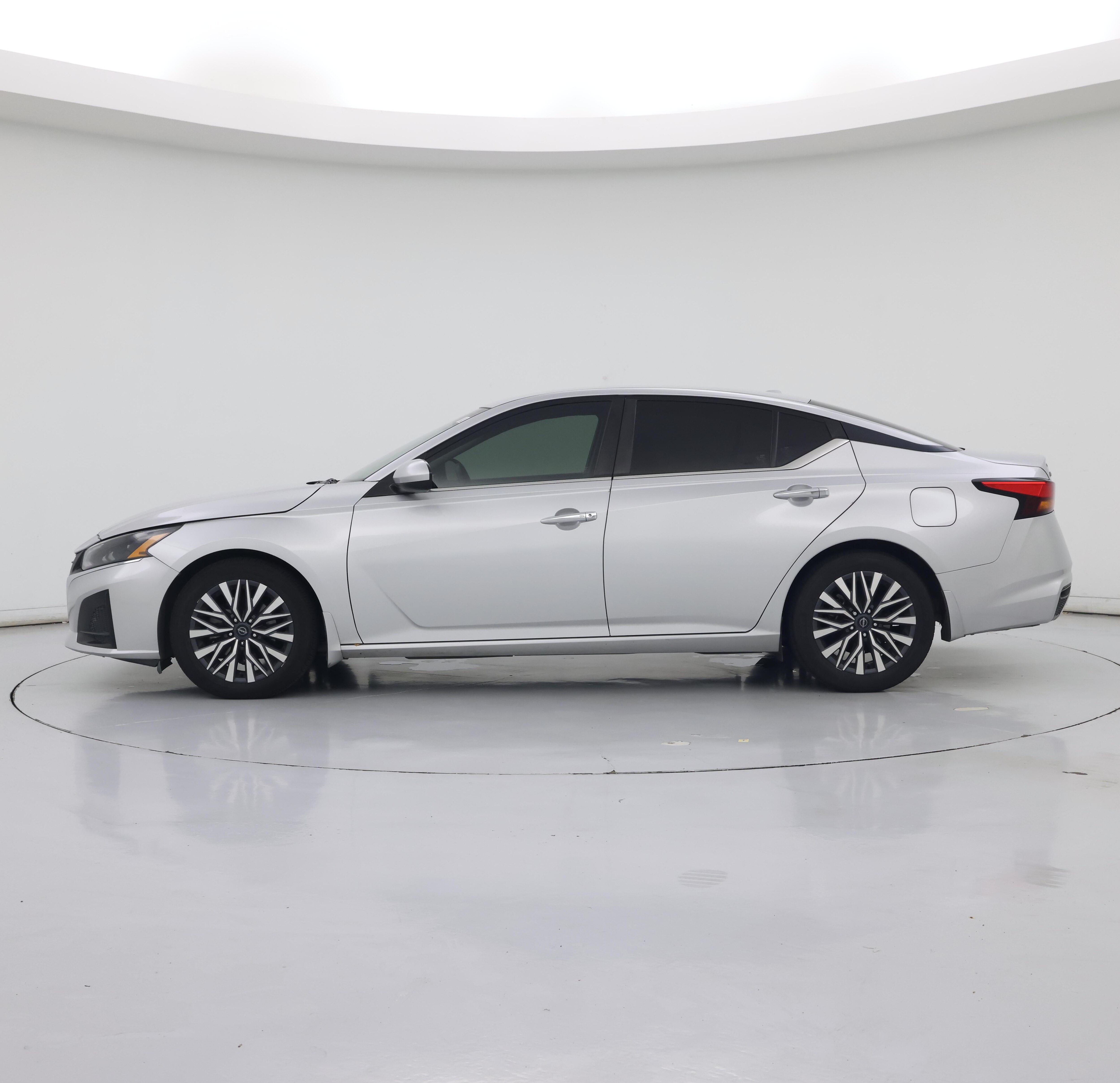 Thumbnail: 2023 Nissan Altima - 3