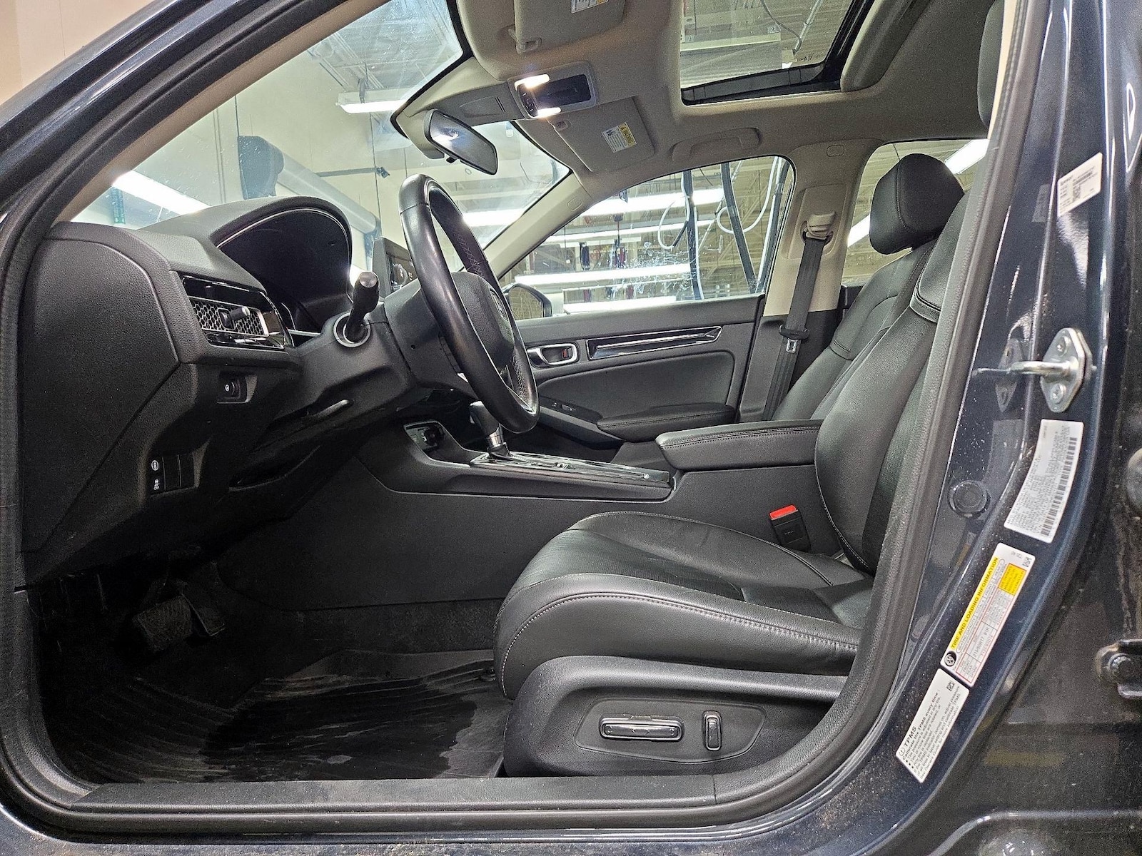 2022 Honda Civic Hatchback EX-L - Photo 12